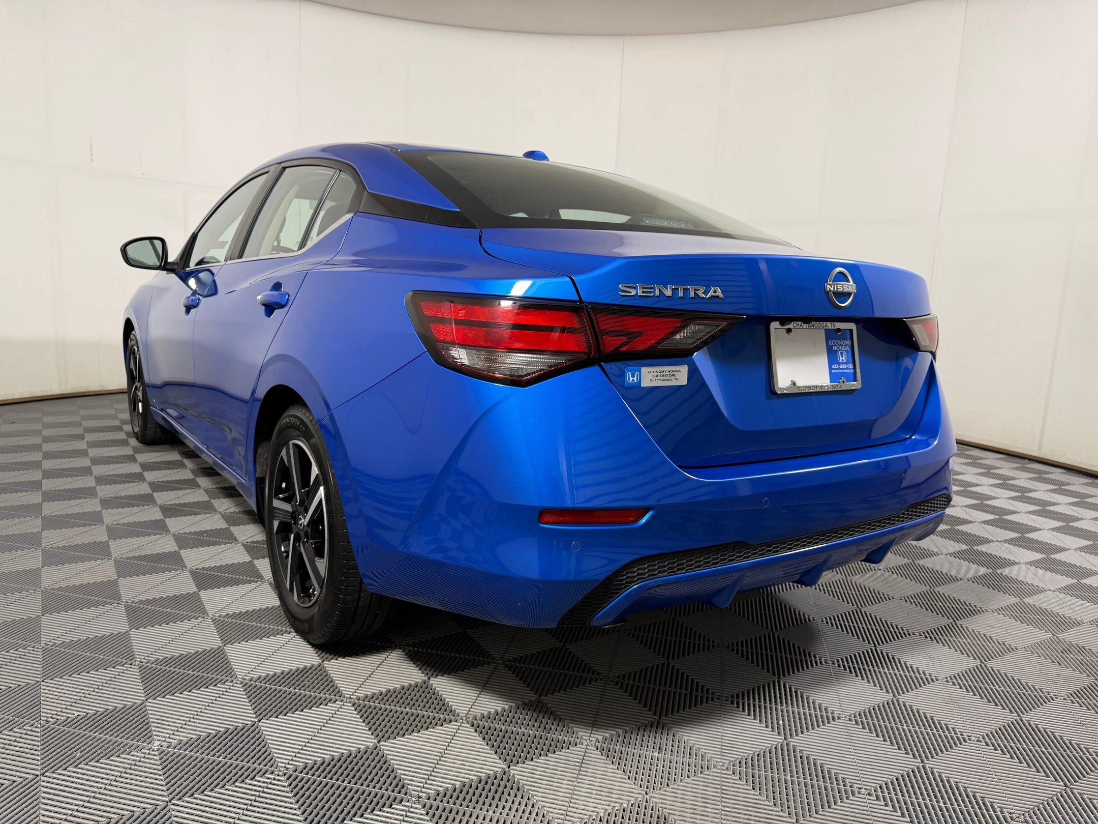 2025 Nissan Sentra SV - Photo 2