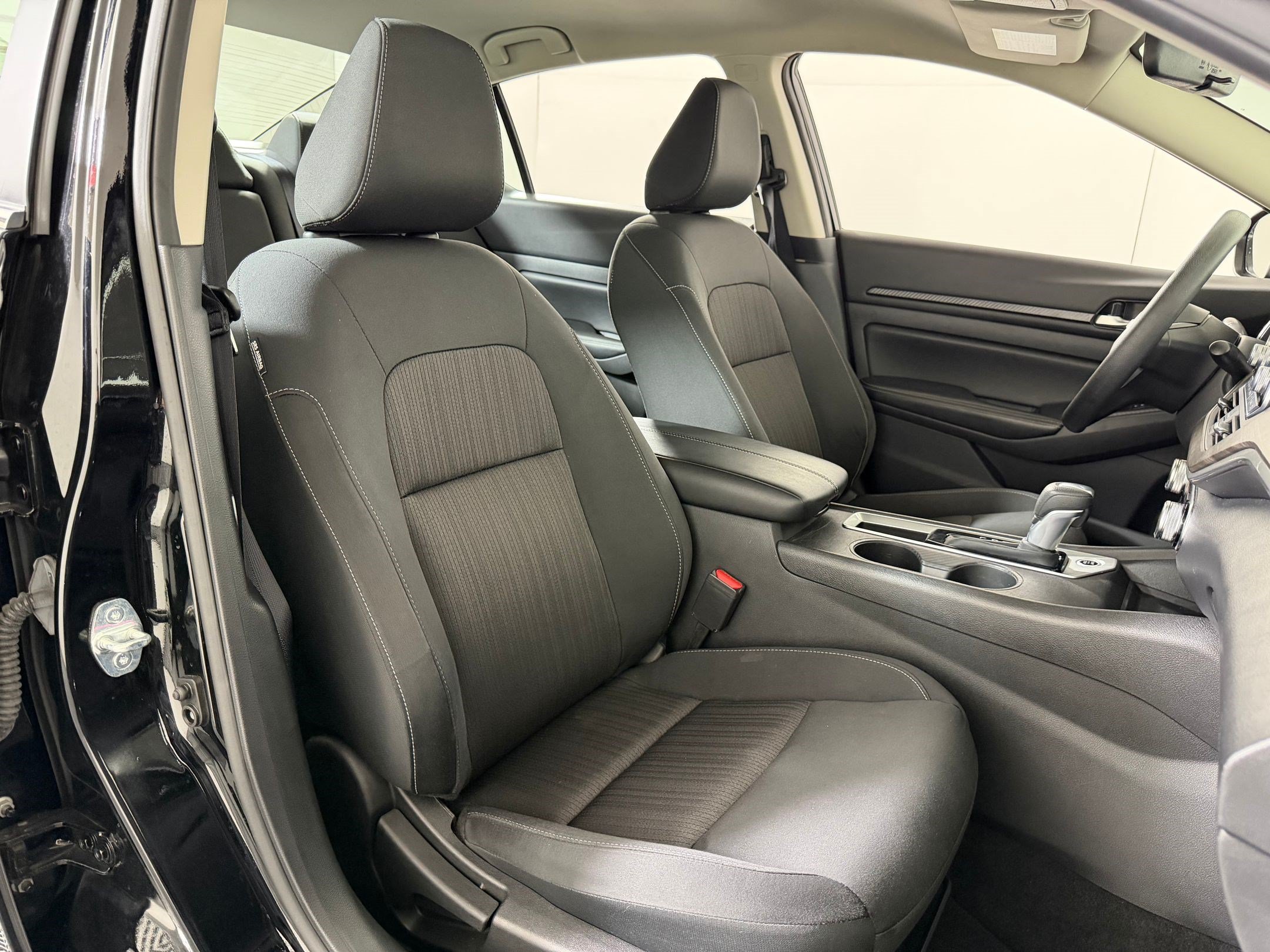 2025 Nissan Altima SV - Photo 18