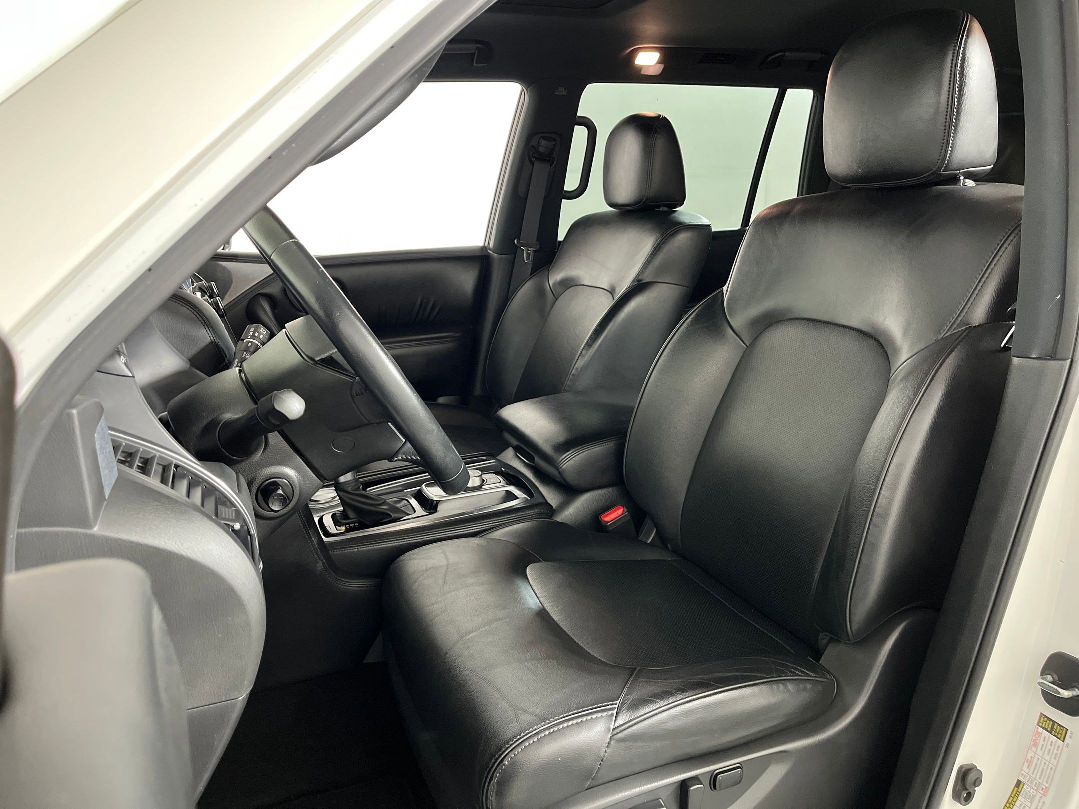 2023 Nissan Armada SL photo 4