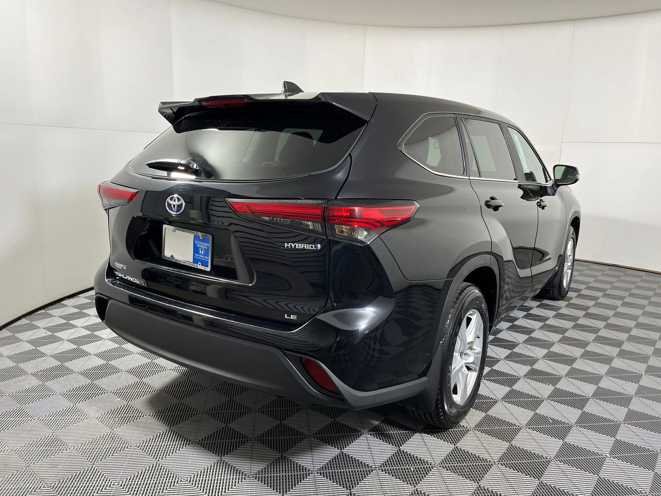 Image of 2023 Toyota Highlander Hybrid LE SUV