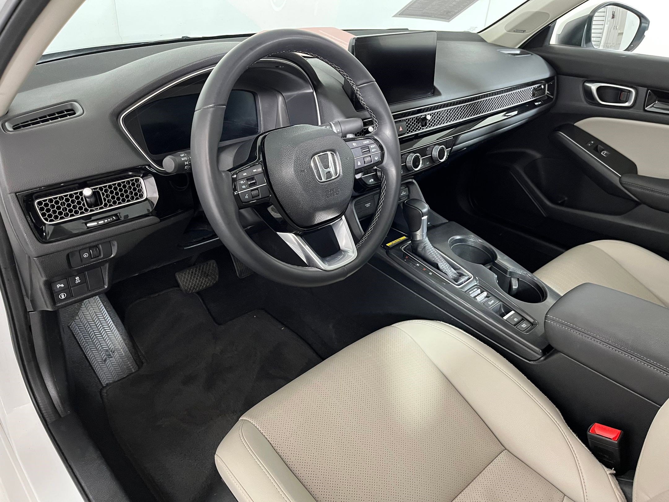 2023 Honda Civic Touring photo 3