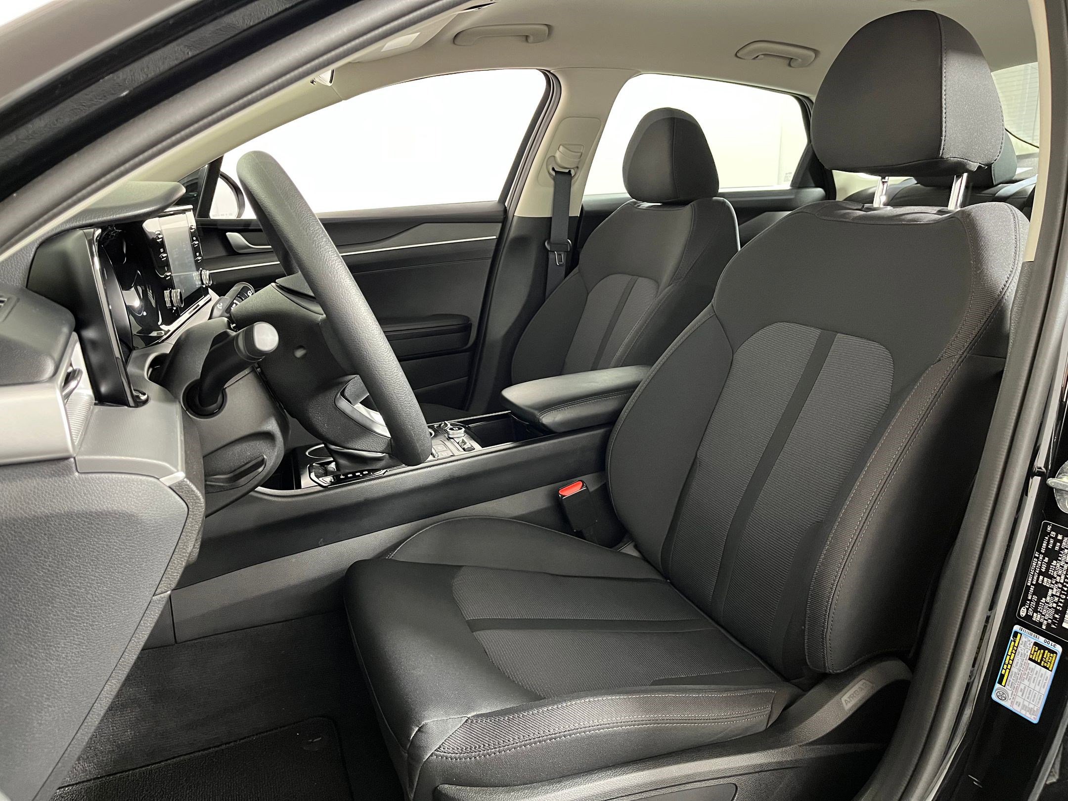 2021 Kia K5 LXS photo 3