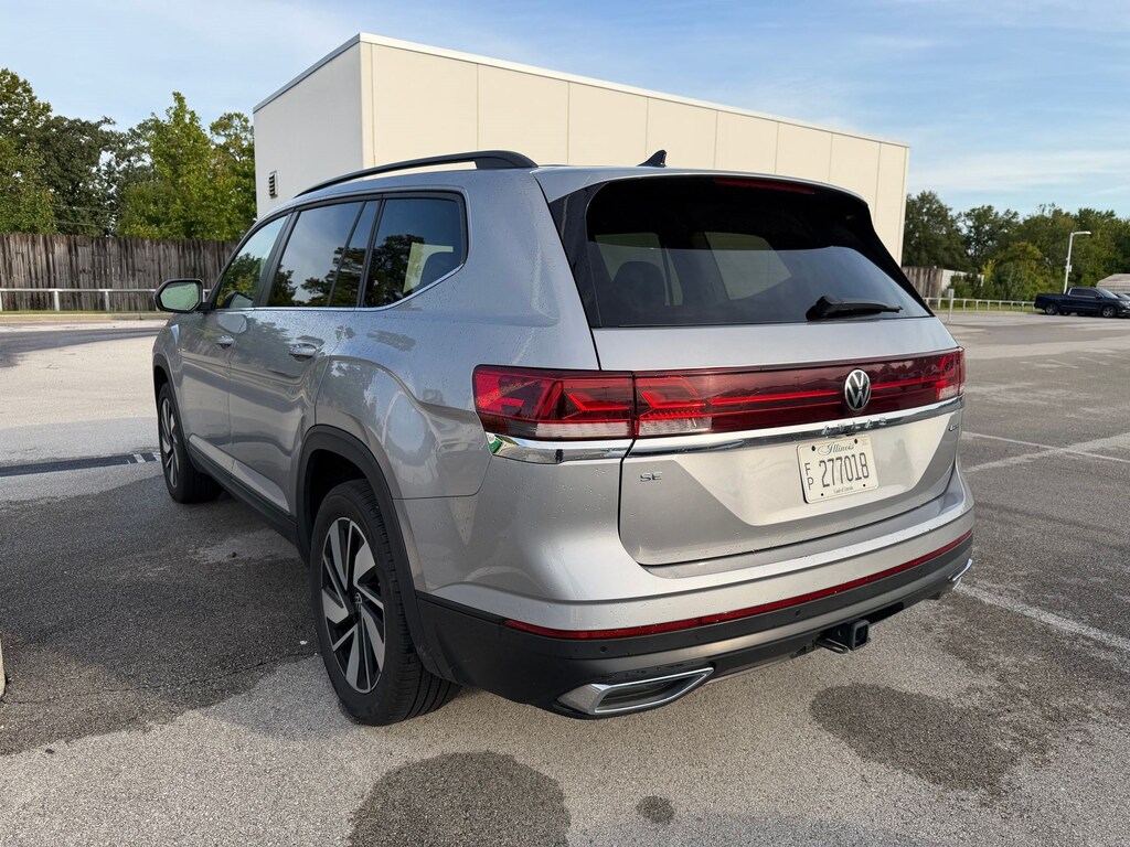 Used 2025 Volkswagen Atlas 2.0T SE w/Technology SUV