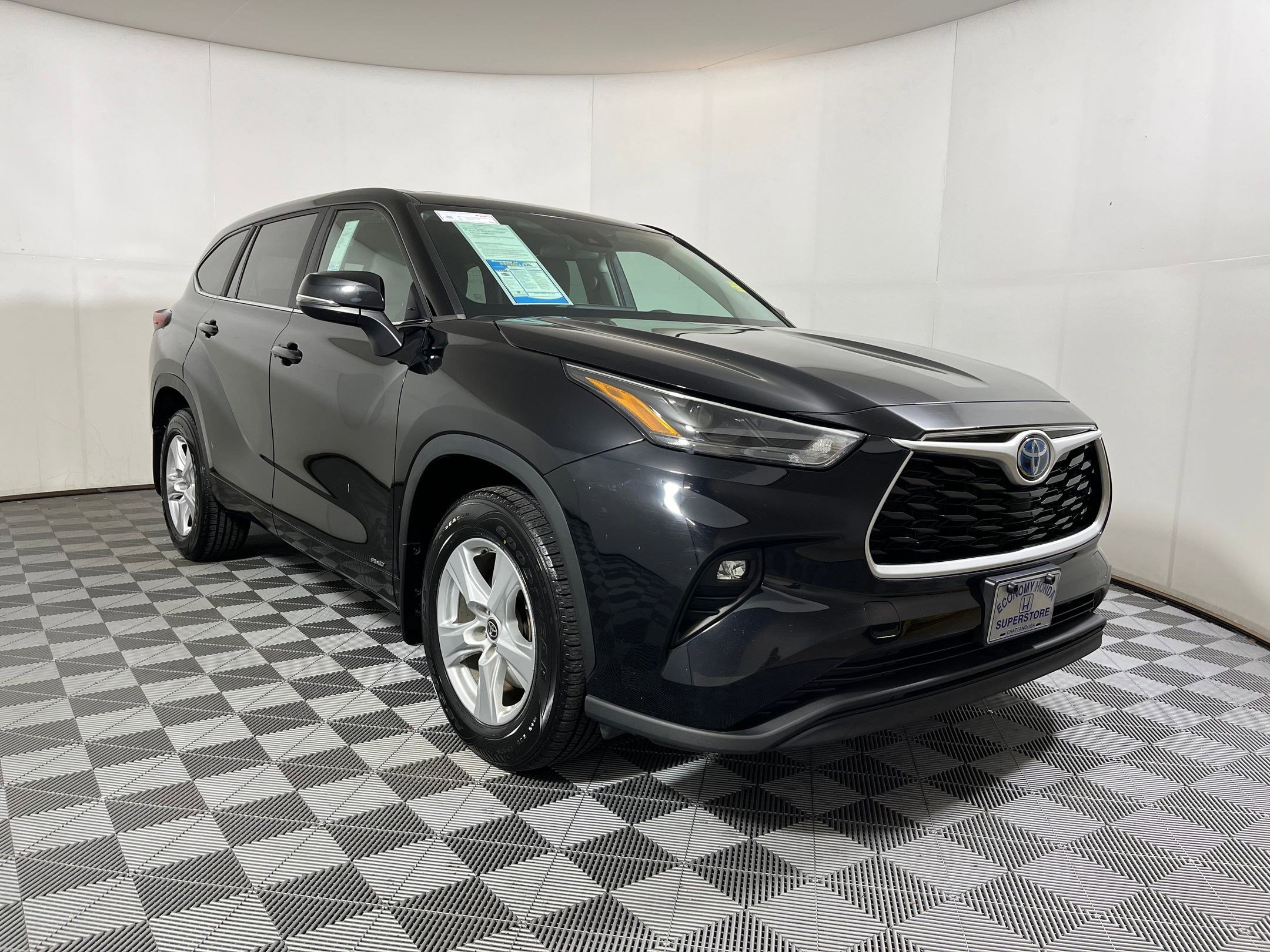 Image of 2023 Toyota Highlander Hybrid LE SUV