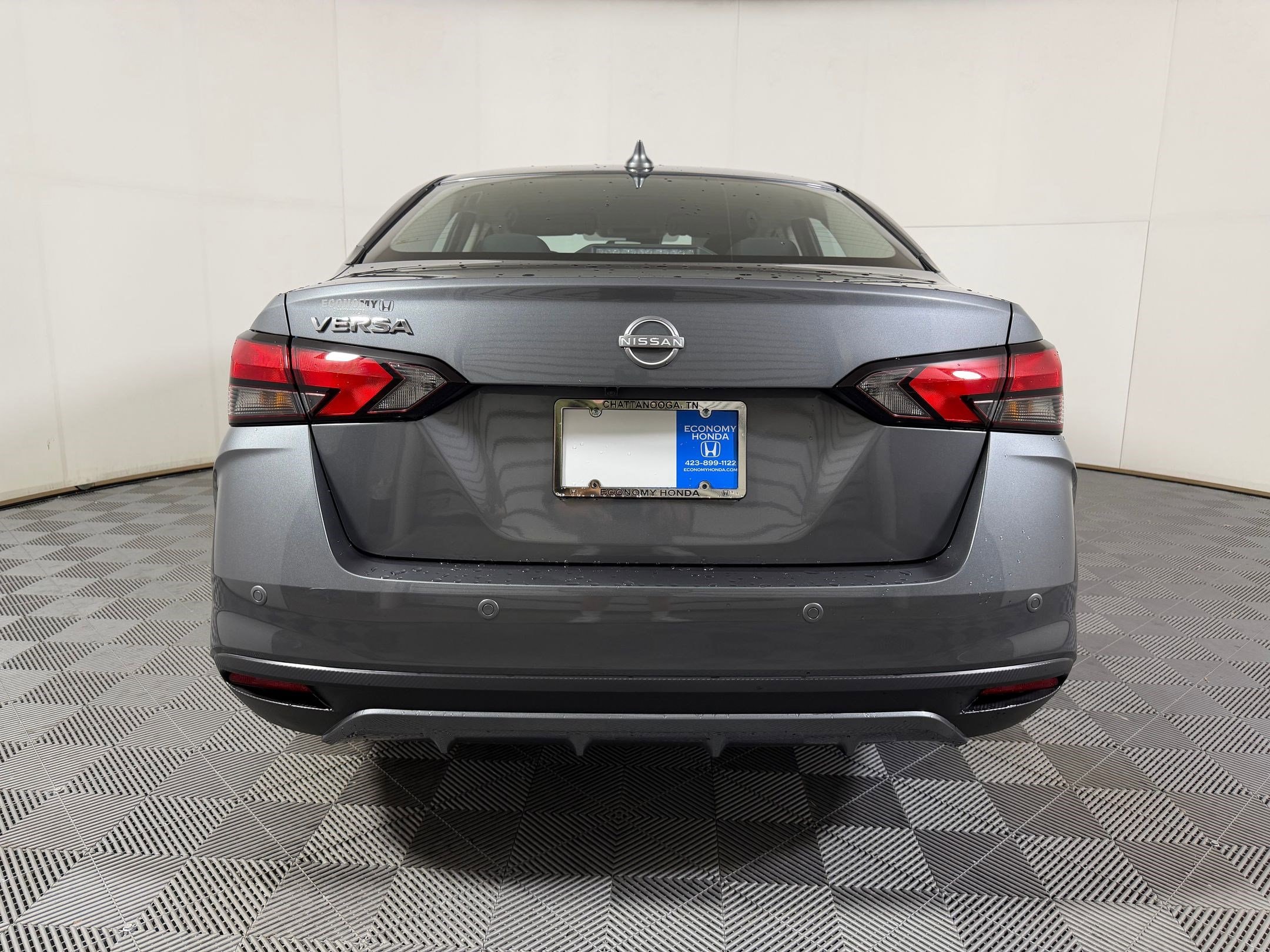 Versa SV Sedan