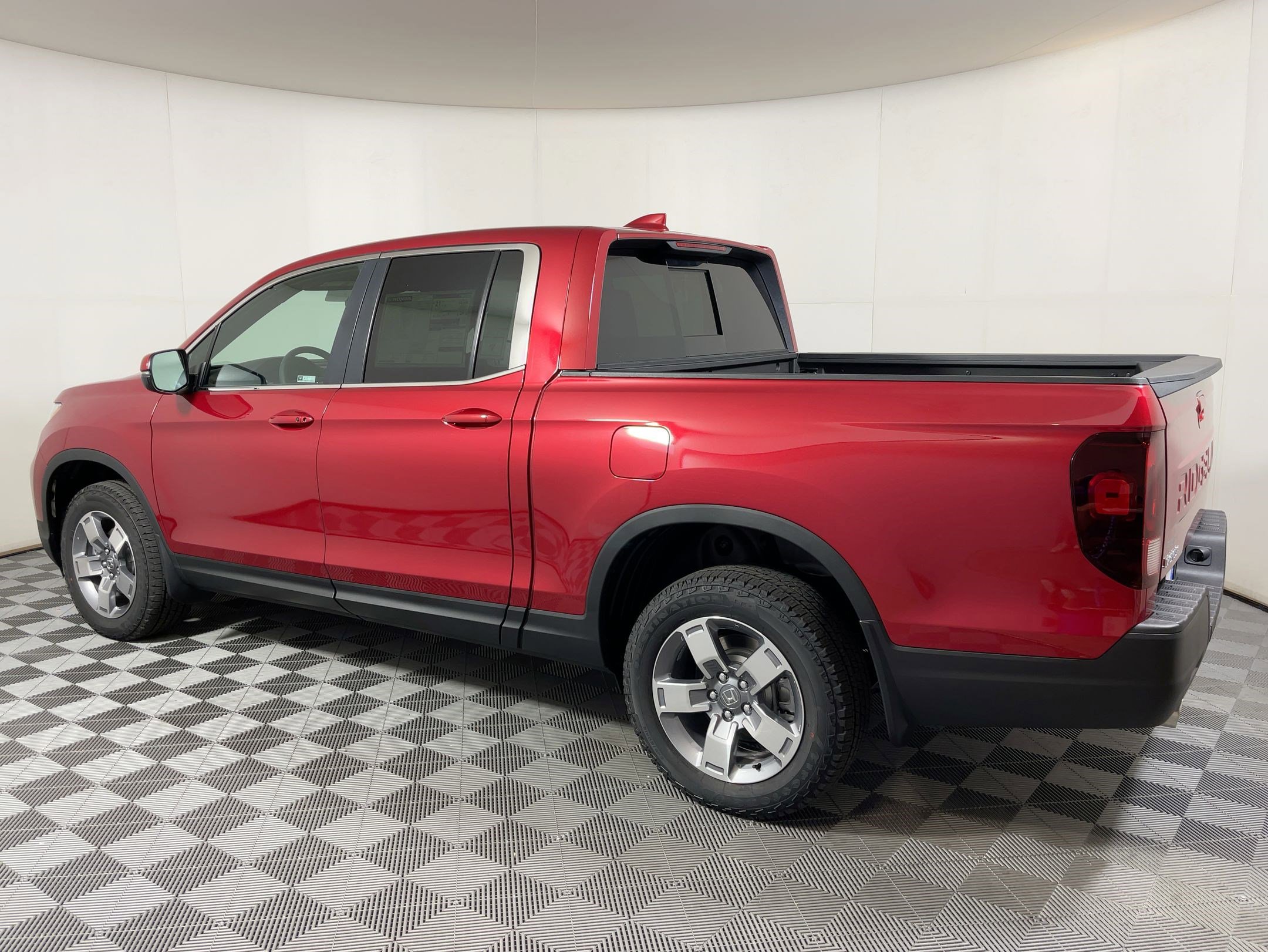 2025 Honda Ridgeline RTL photo 2