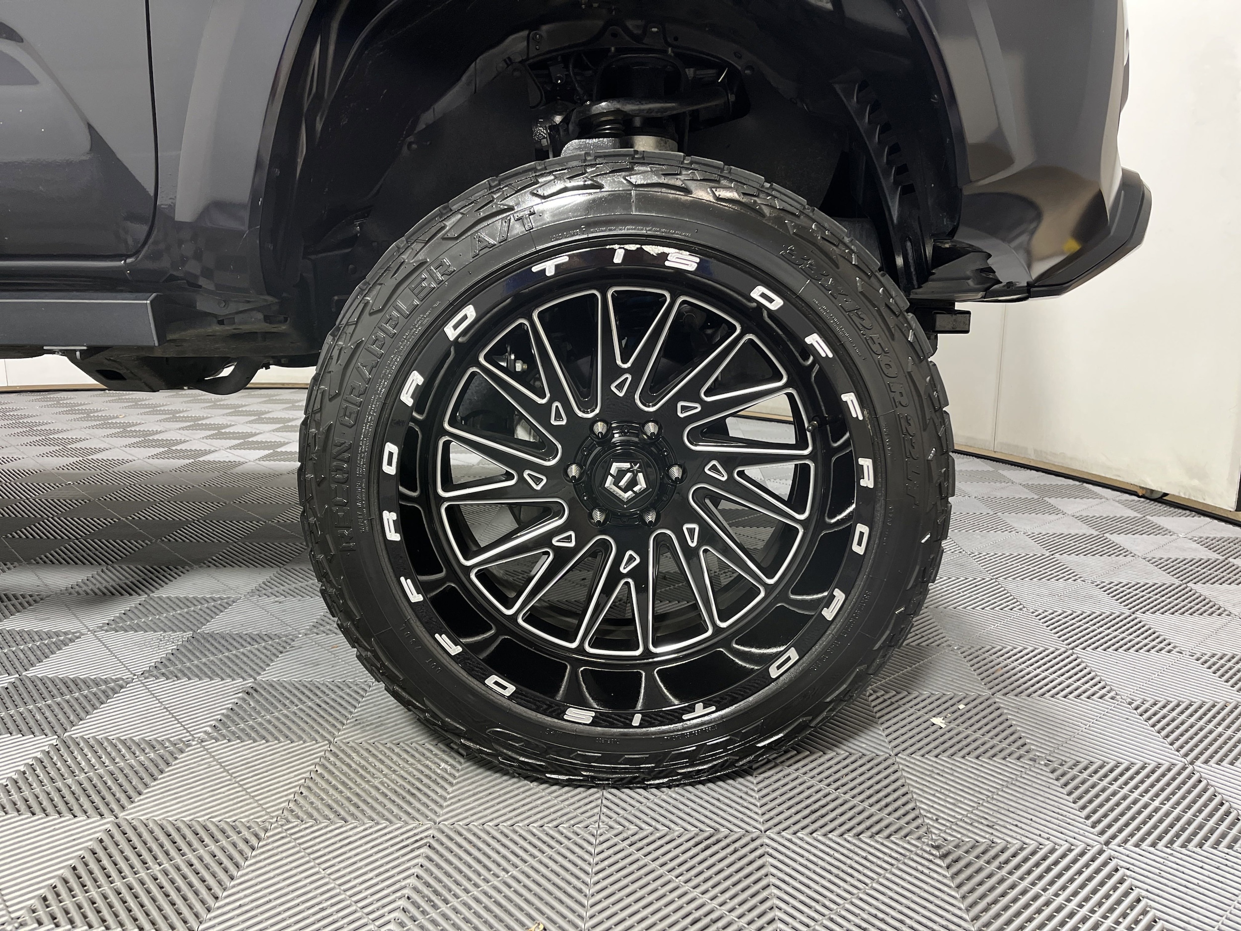 Used 2021 Toyota Tacoma TRD Sport with VIN 3TMCZ5AN7MM433408 for sale in Chattanooga, TN