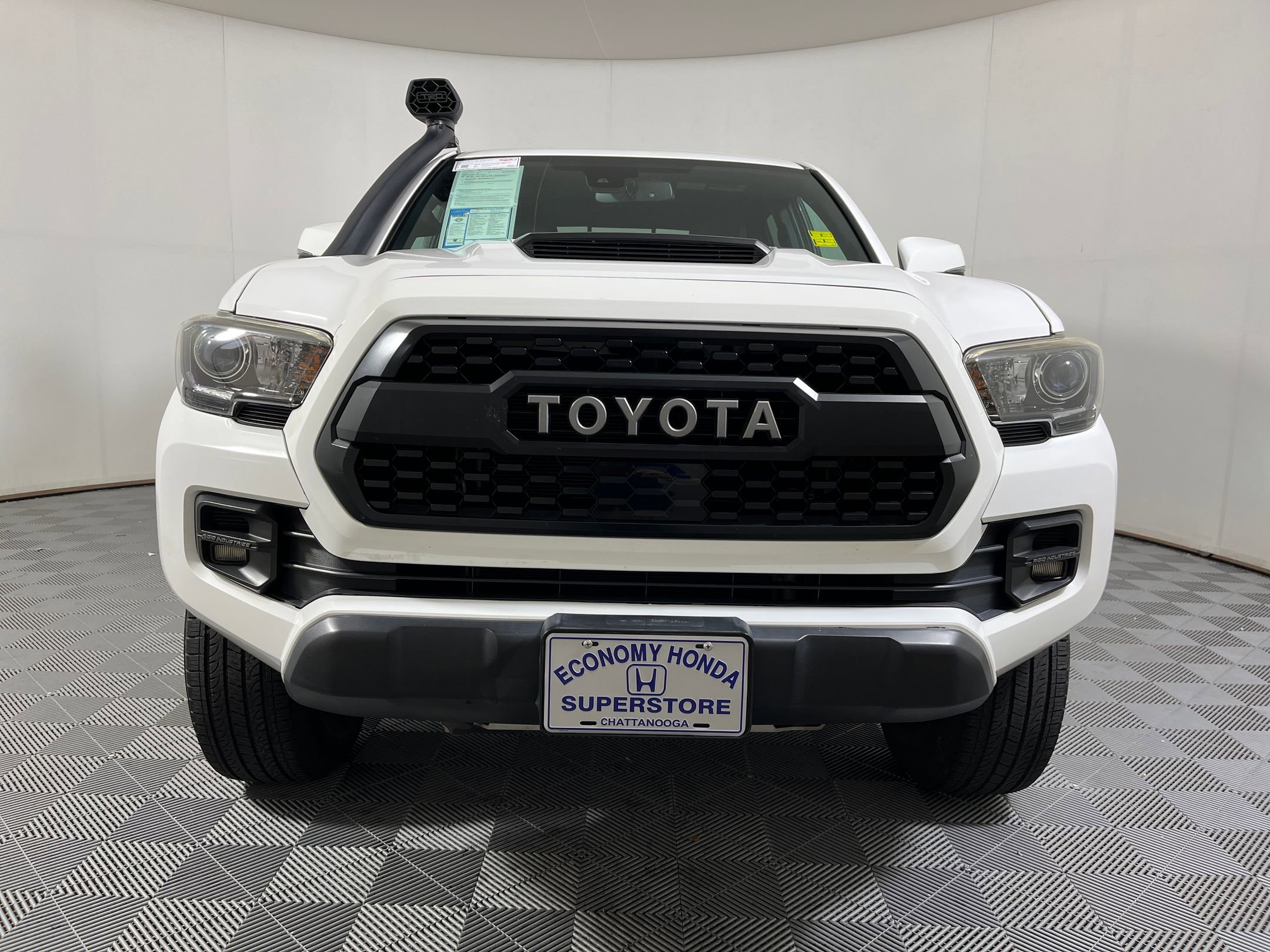2019 Toyota Tacoma TRD Pro photo 2