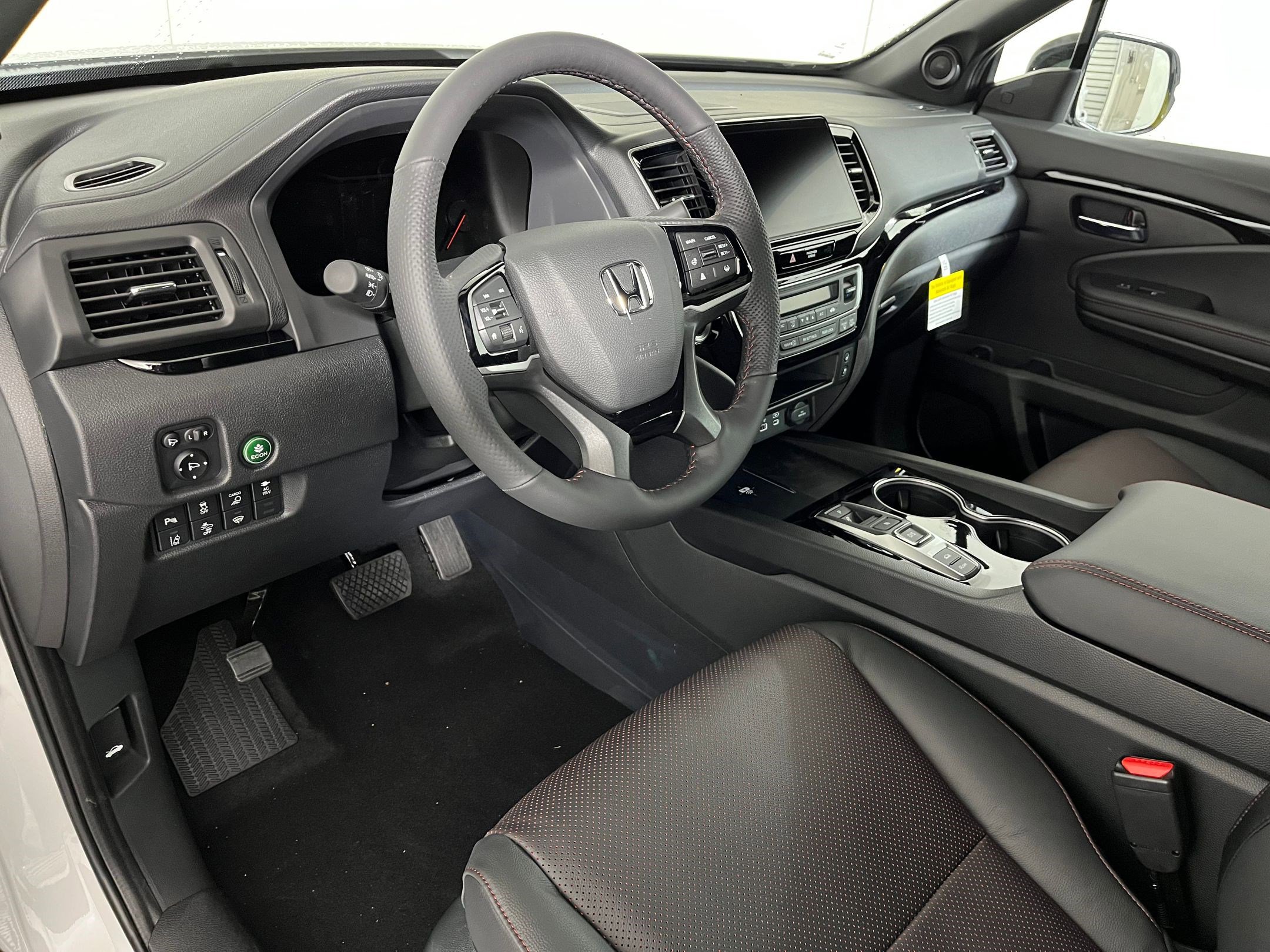 2026 Honda Ridgeline Black Edition photo 3