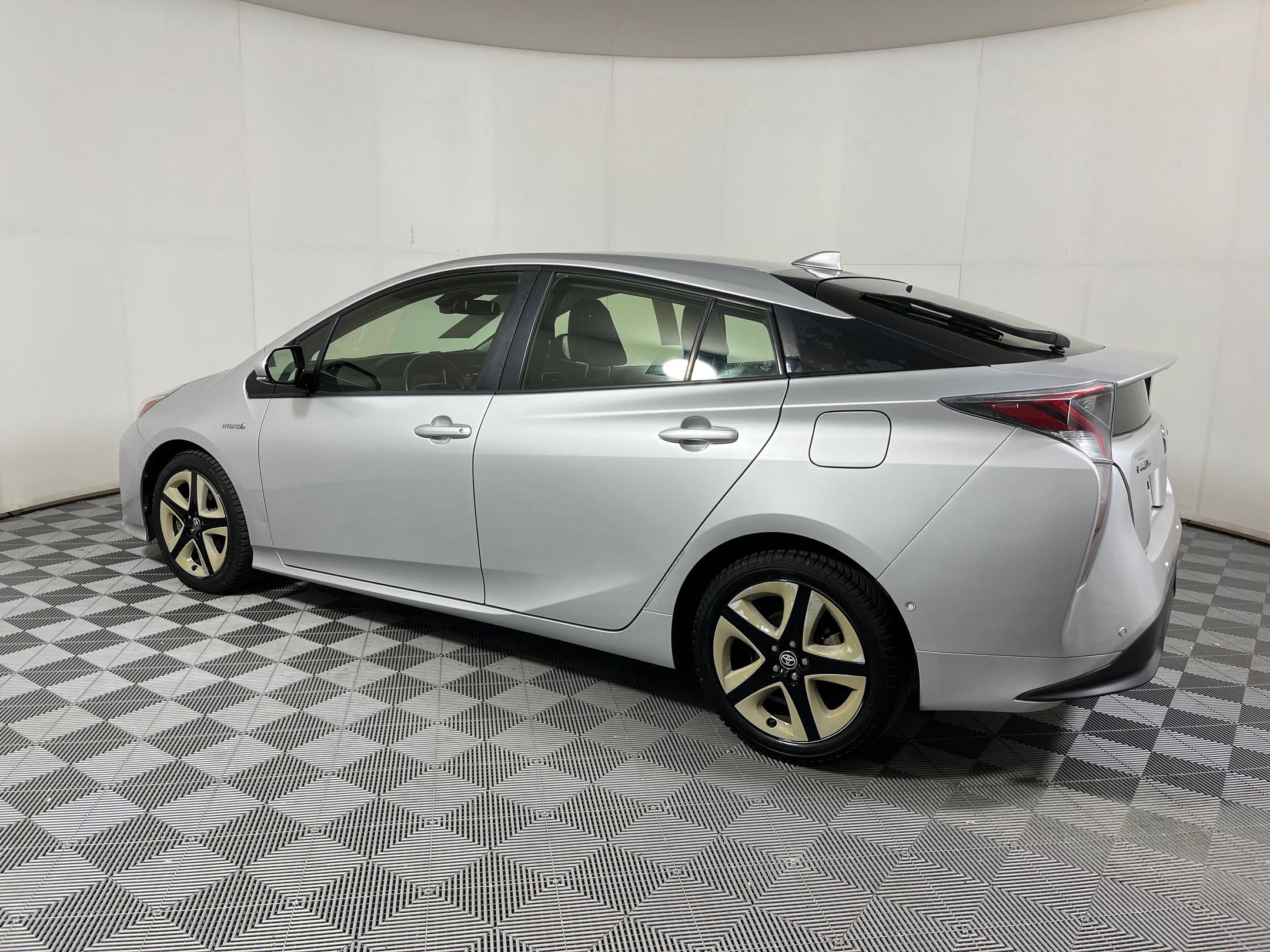 2018 Toyota Prius Two photo 2
