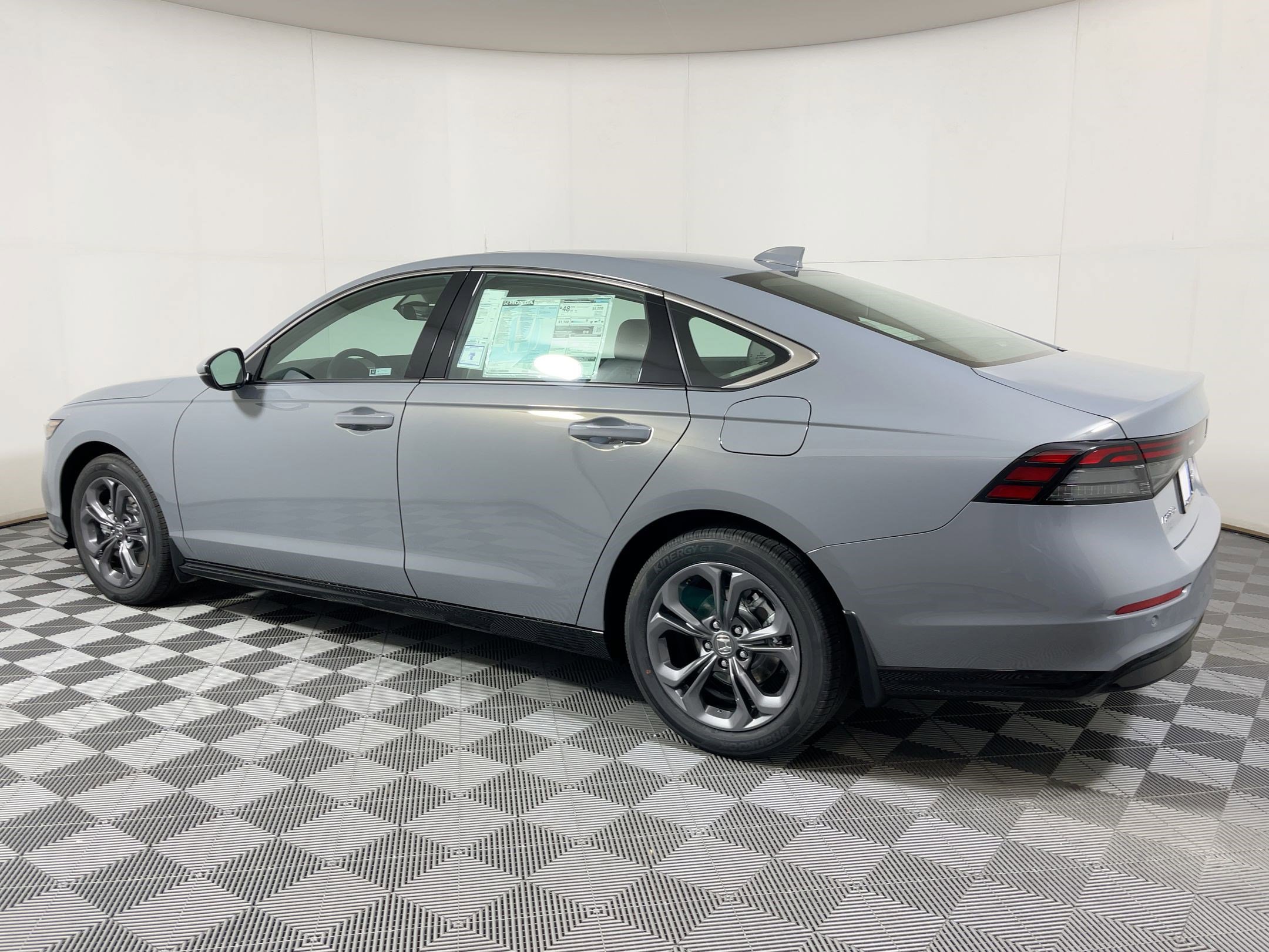 2025 Honda Accord Hybrid EX-L photo 2