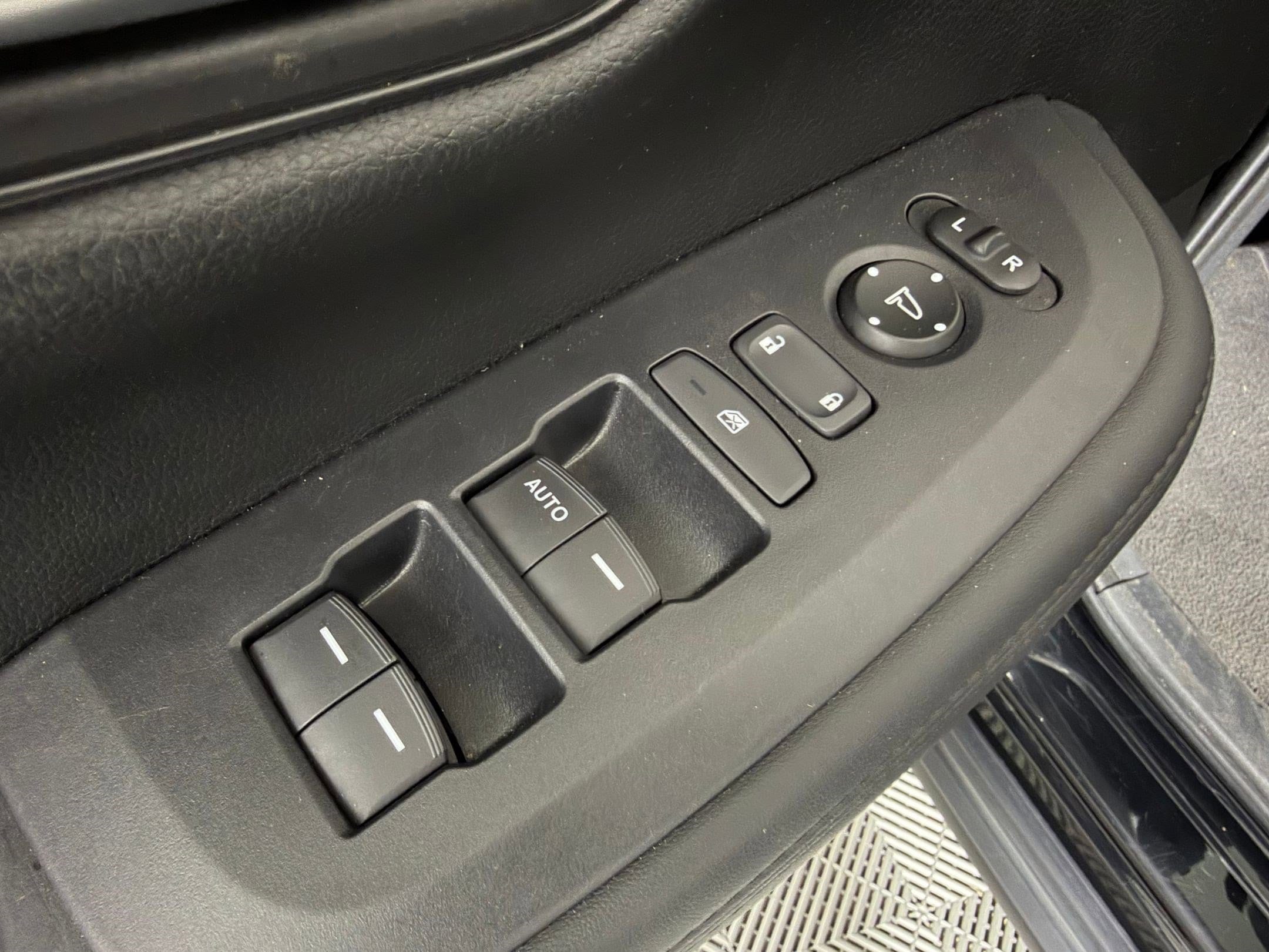 2025 Honda HR-V LX - Photo 10