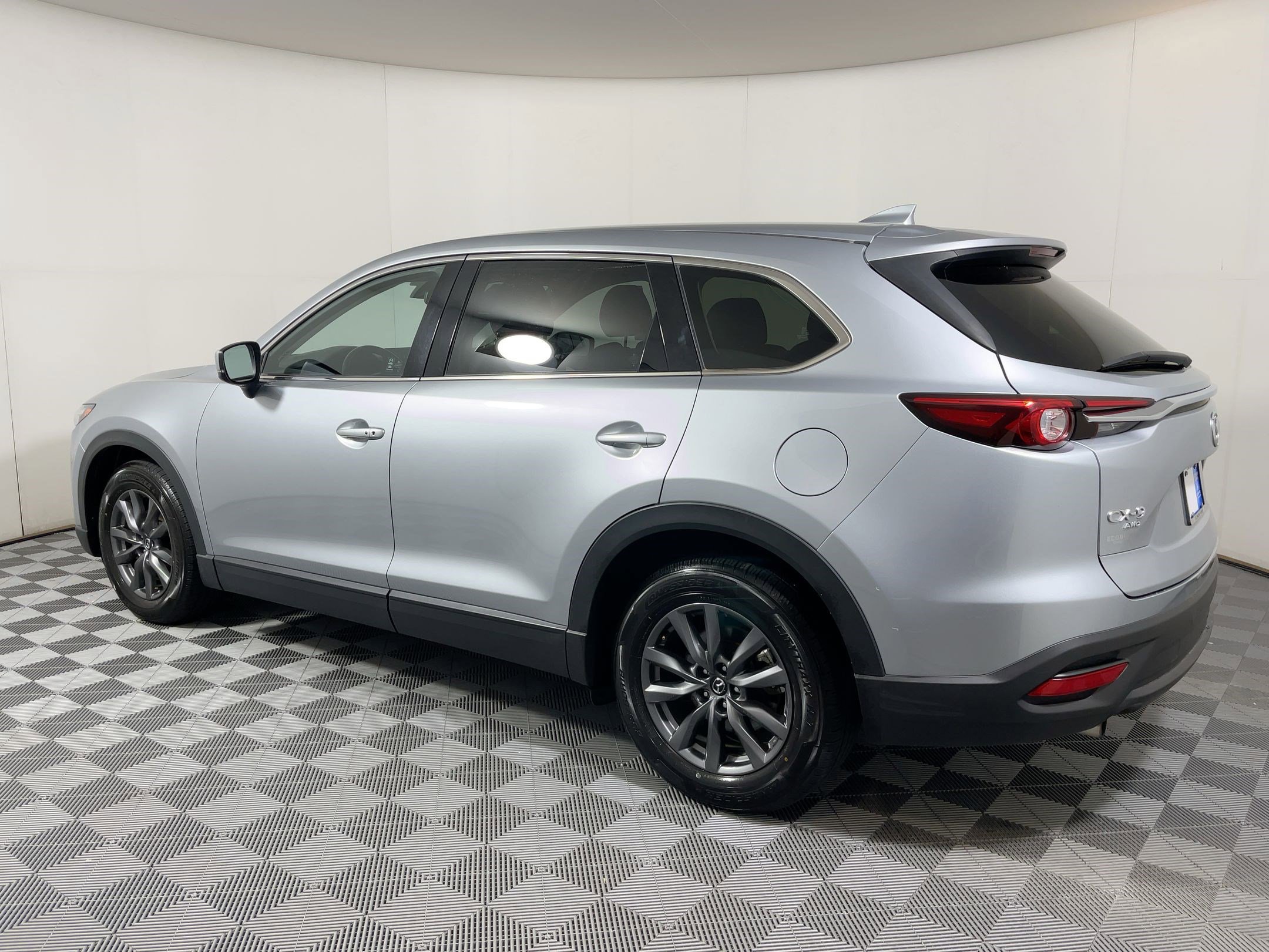 2023 Mazda CX-9 Touring photo 2