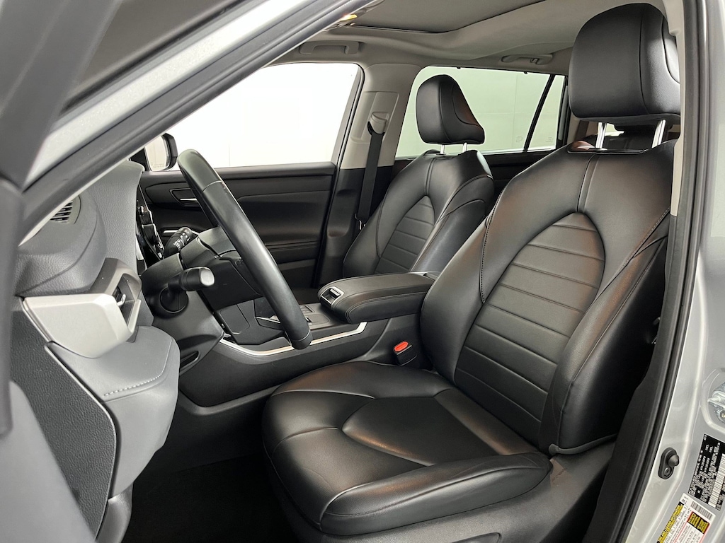 Used 2024 Toyota Highlander LE SUV