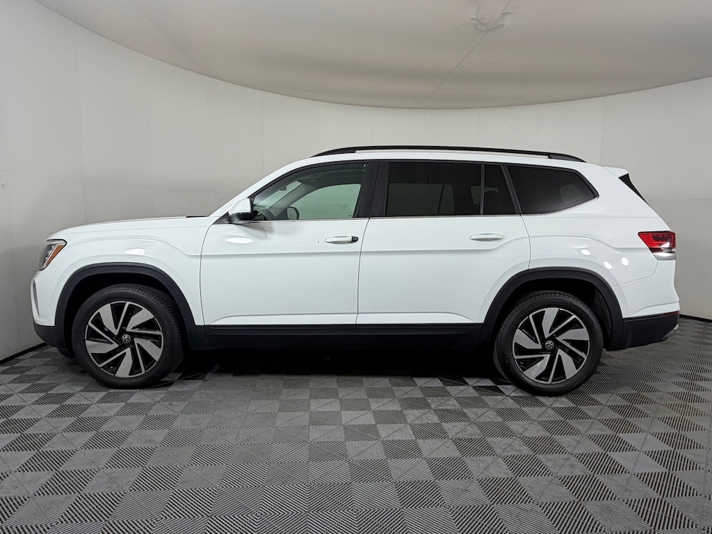 Used 2024 Volkswagen Atlas 2.0T SE w/Technology SUV