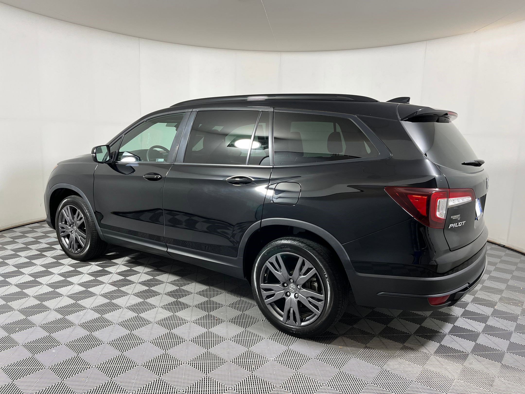 2022 Honda Pilot Sport photo 2