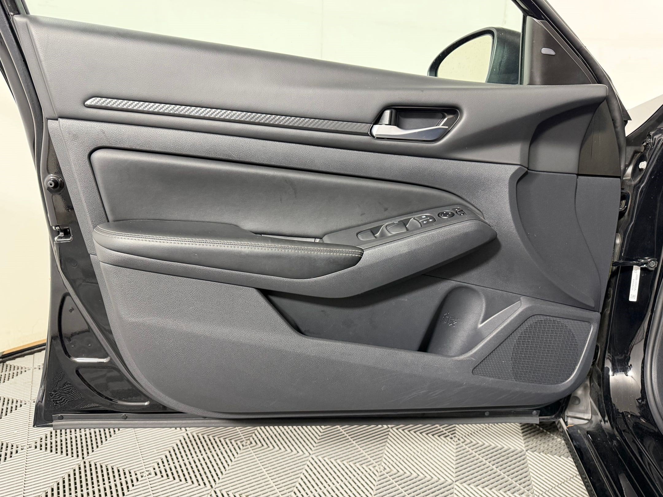 2025 Nissan Altima SV - Photo 11