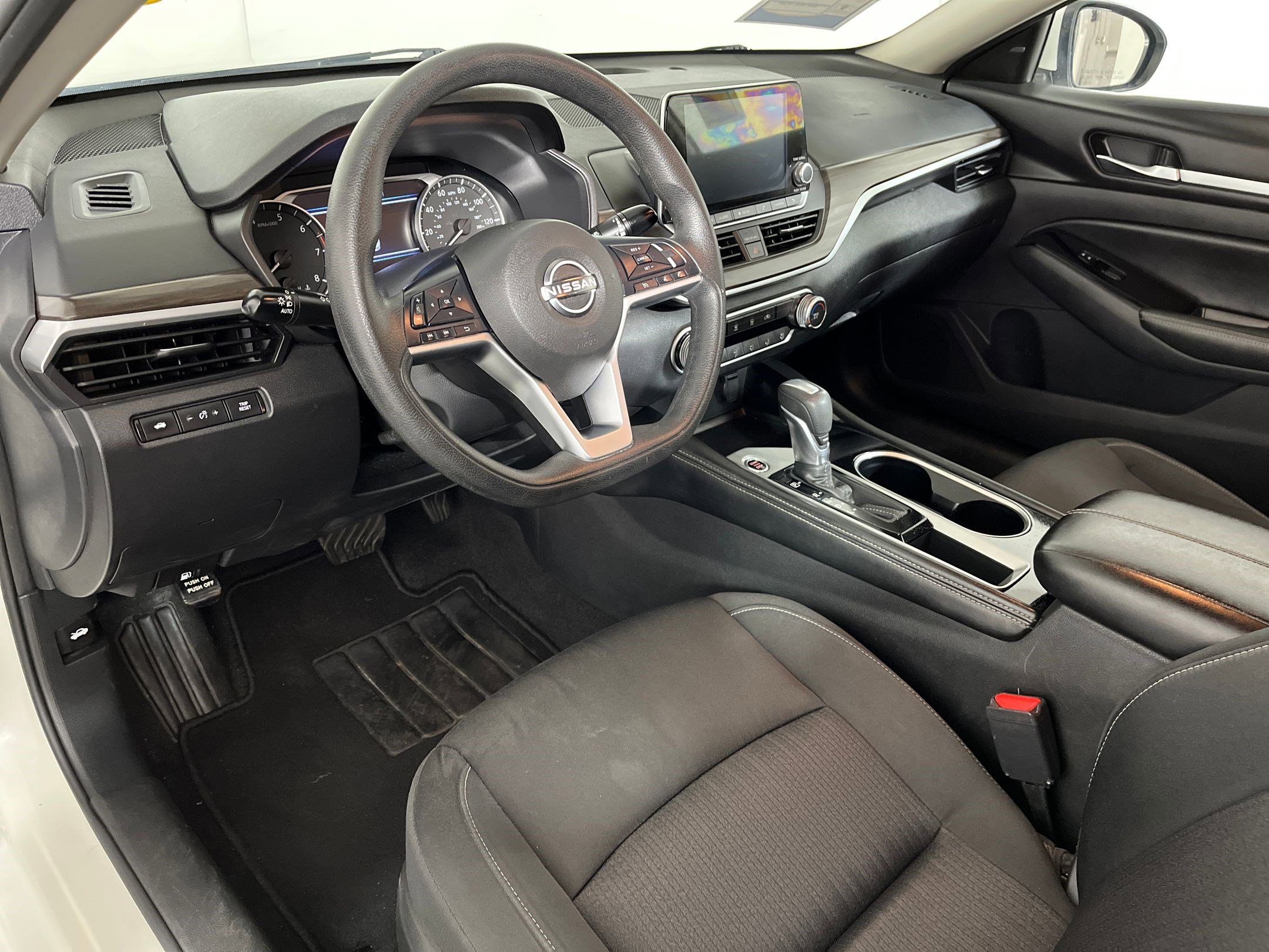 2023 Nissan Altima 2.5 SV photo 3