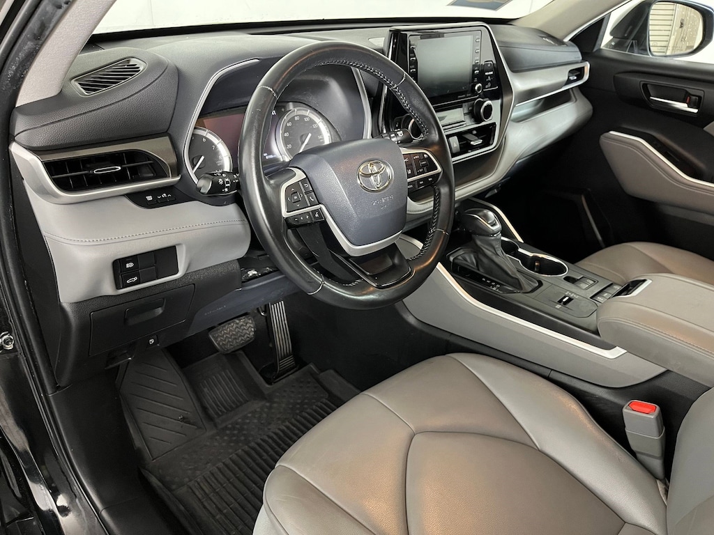 Used 2022 Toyota Highlander XLE SUV