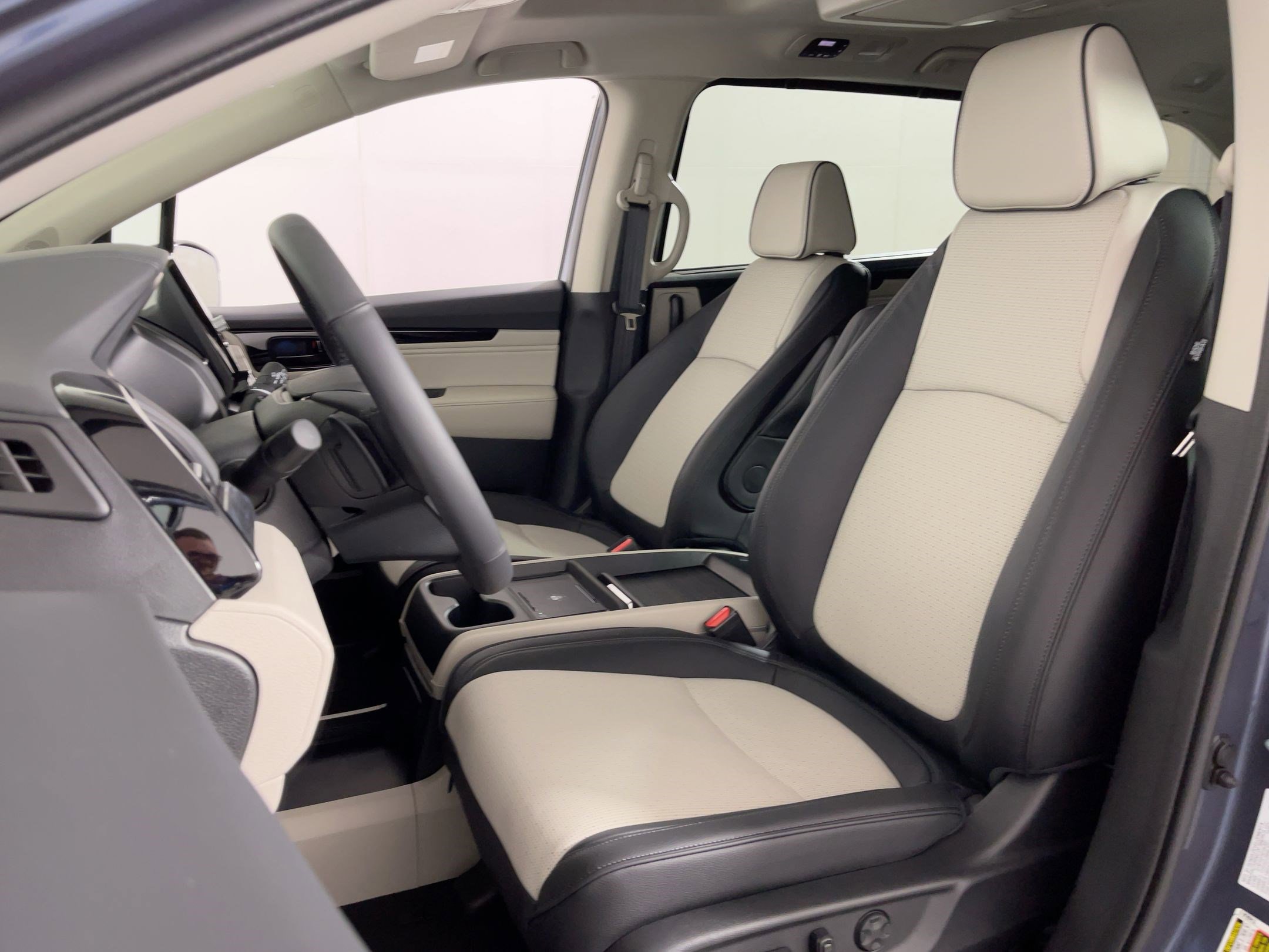 2026 Honda Odyssey Elite photo 4