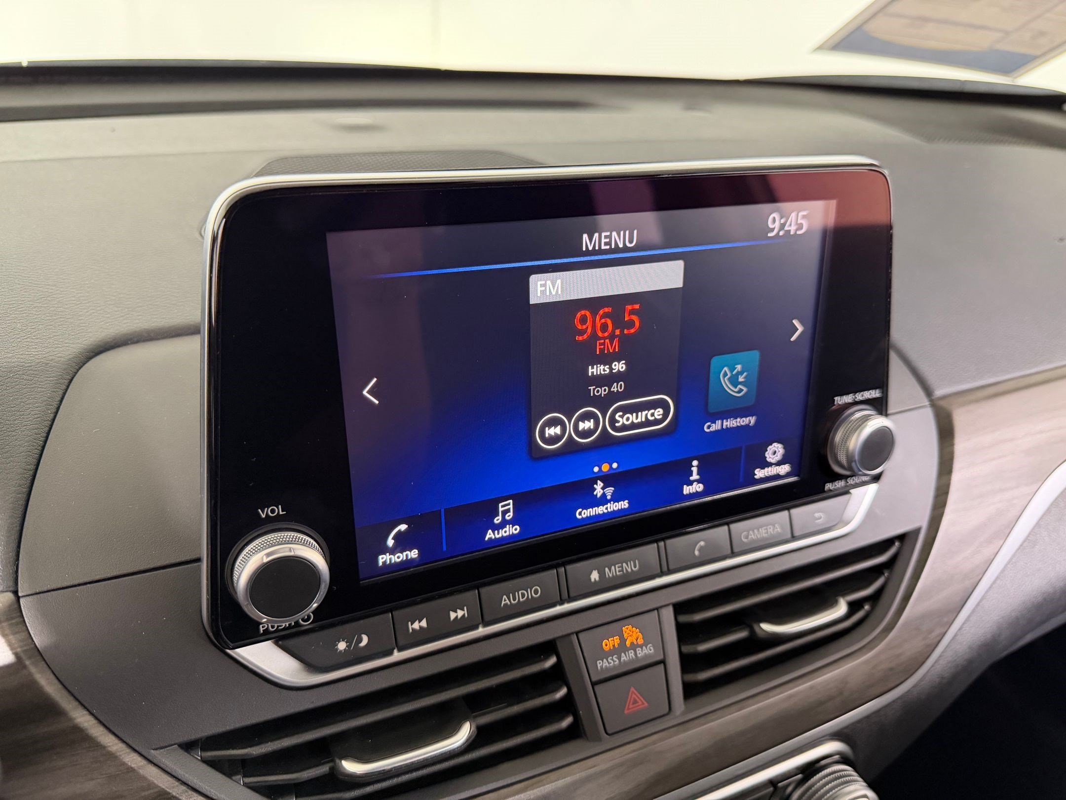 2025 Nissan Altima SV - Photo 15
