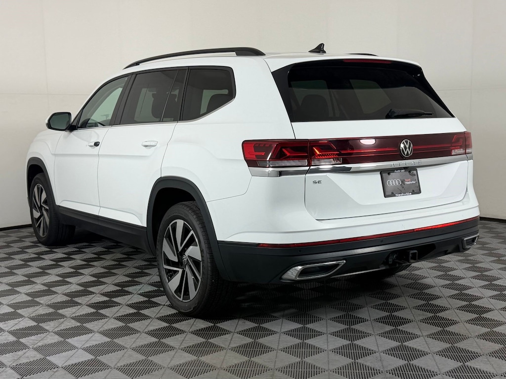 Used 2024 Volkswagen Atlas 2.0T SE w/Technology SUV