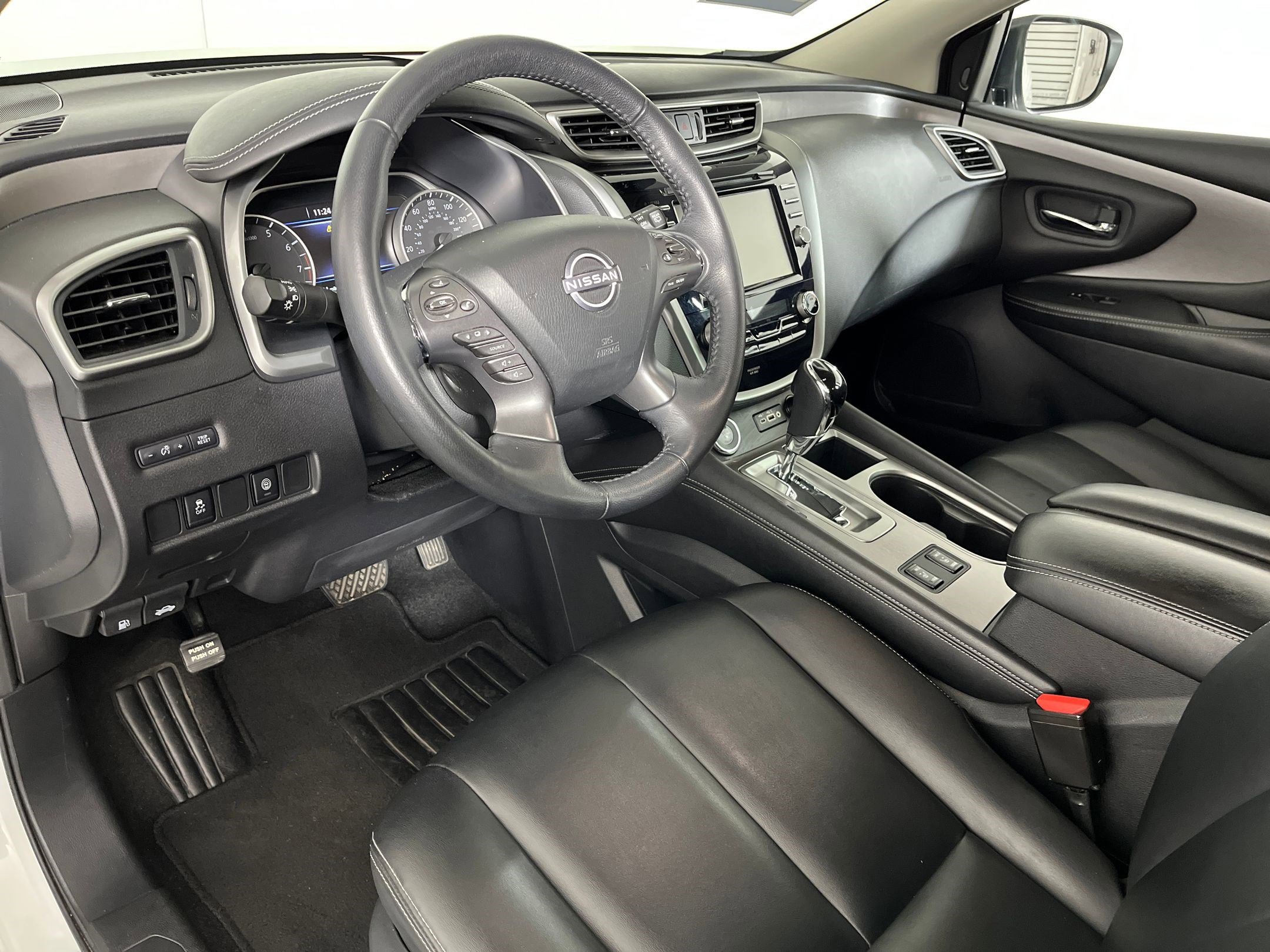 2023 Nissan Murano SV photo 3
