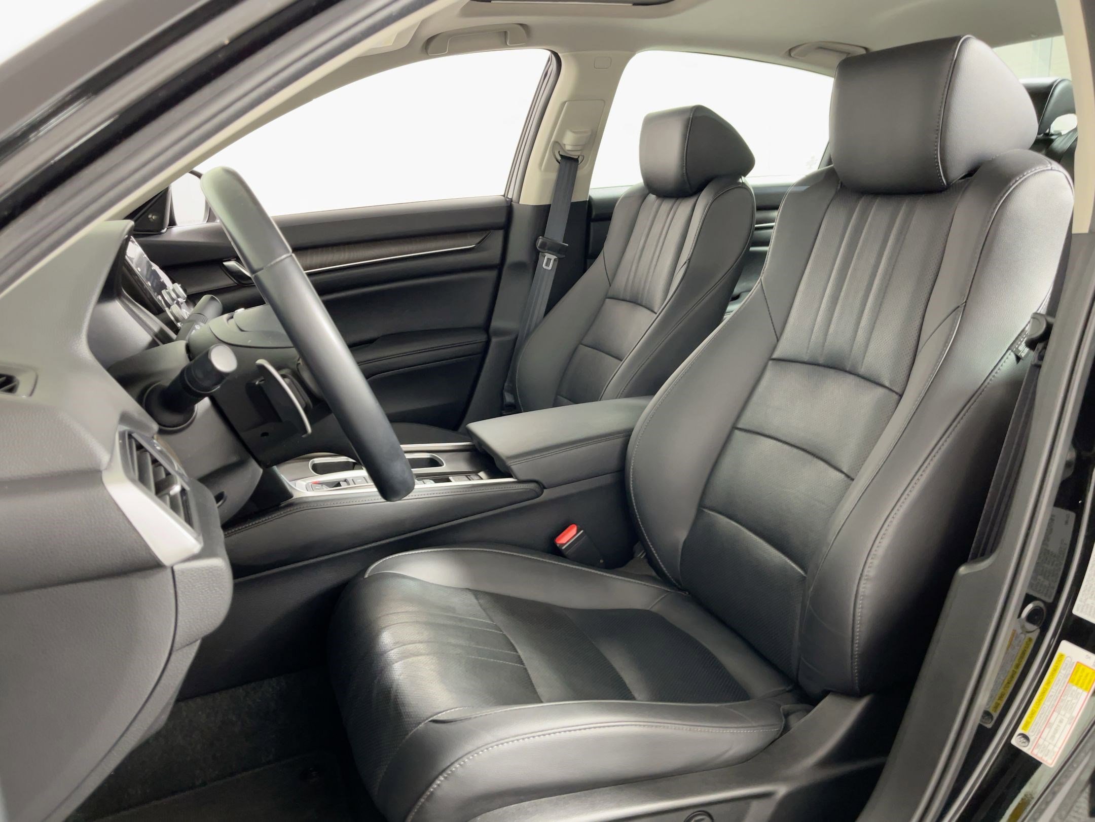 2022 Honda Accord Hybrid Touring photo 4