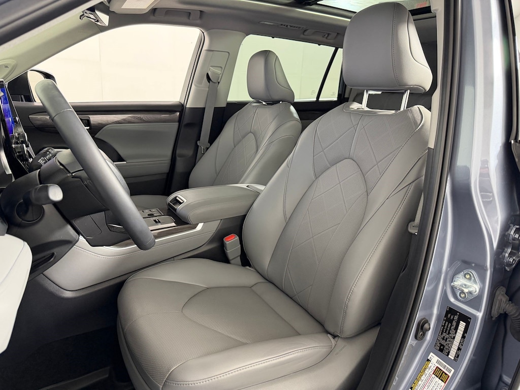 Used 2024 Toyota Highlander Platinum SUV