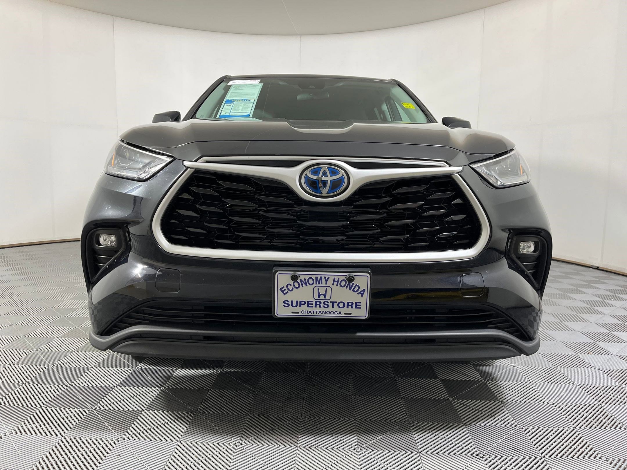 Image of 2023 Toyota Highlander Hybrid LE SUV