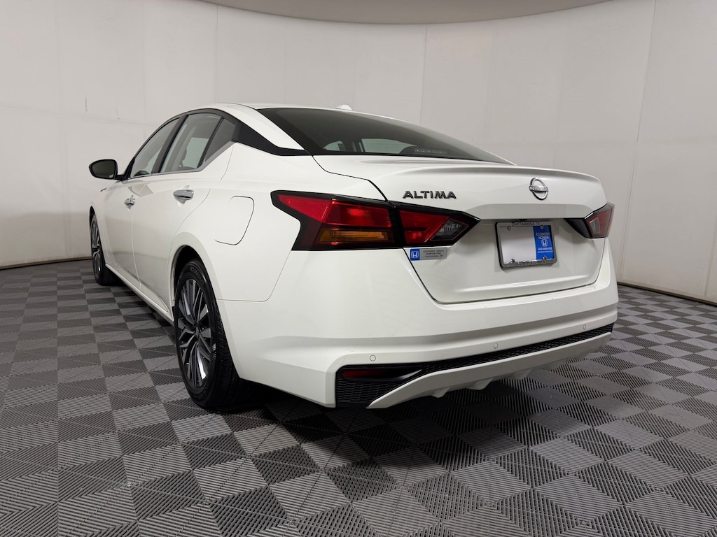 Used 2025 Nissan Altima SV Sedan