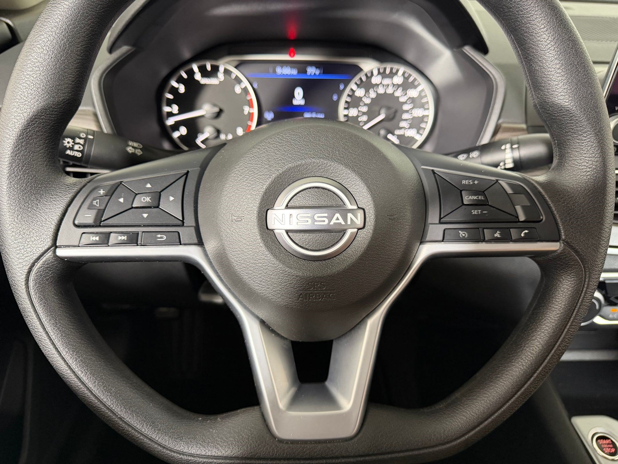 2025 Nissan Altima SV - Photo 9