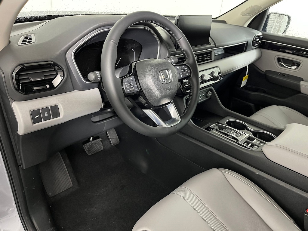 New 2025 Honda Pilot Touring SUV