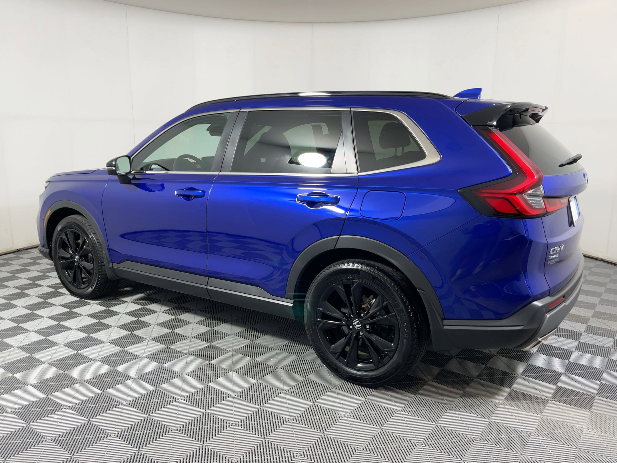 2023 Honda CR-V Hybrid Sport Touring photo 2