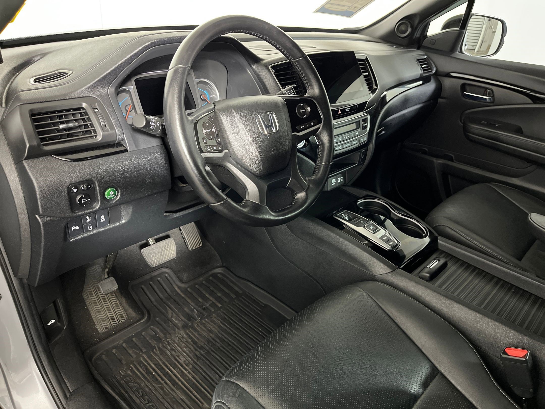 2021 Honda Passport Touring photo 3