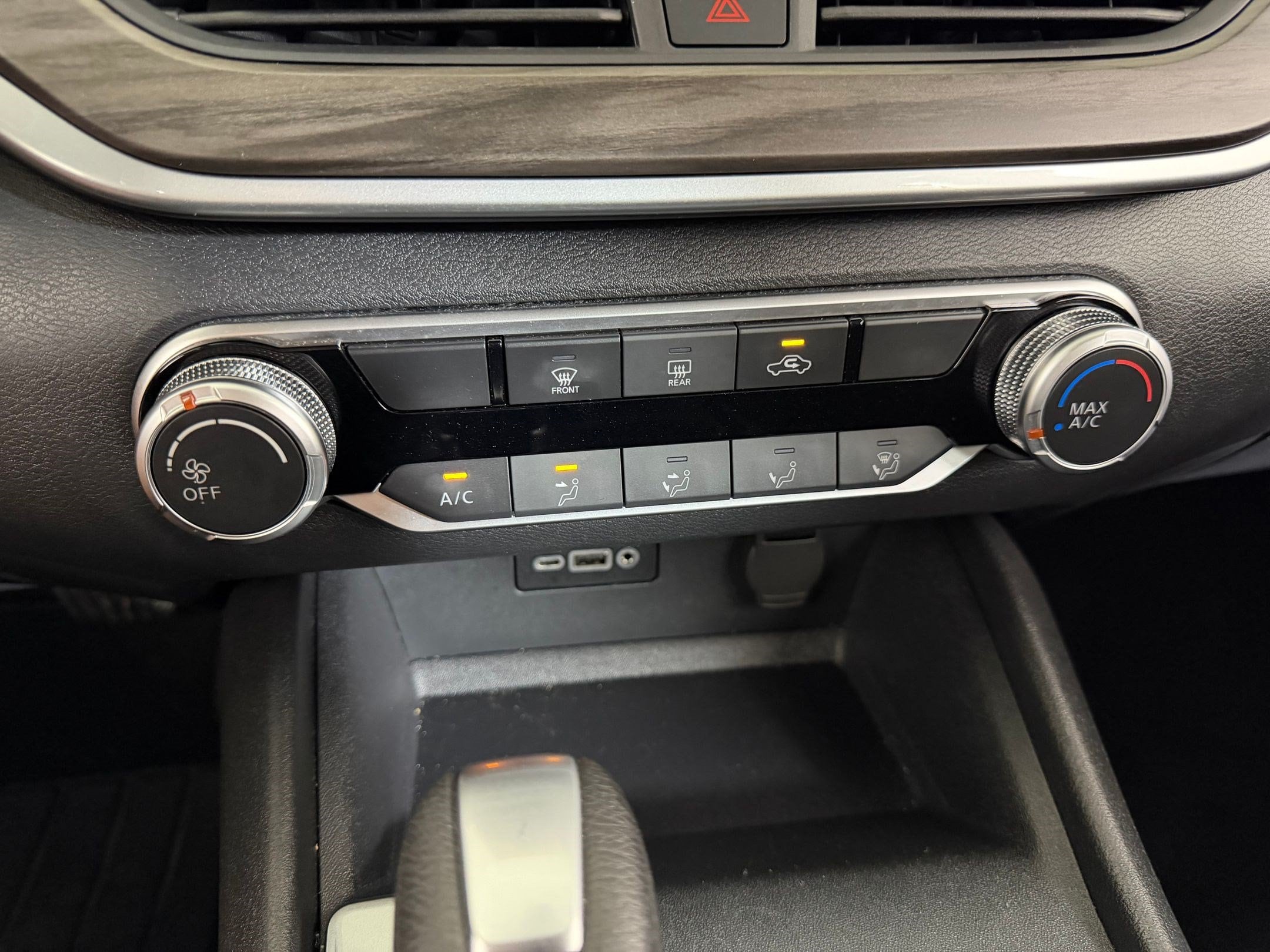 2025 Nissan Altima SV - Photo 14