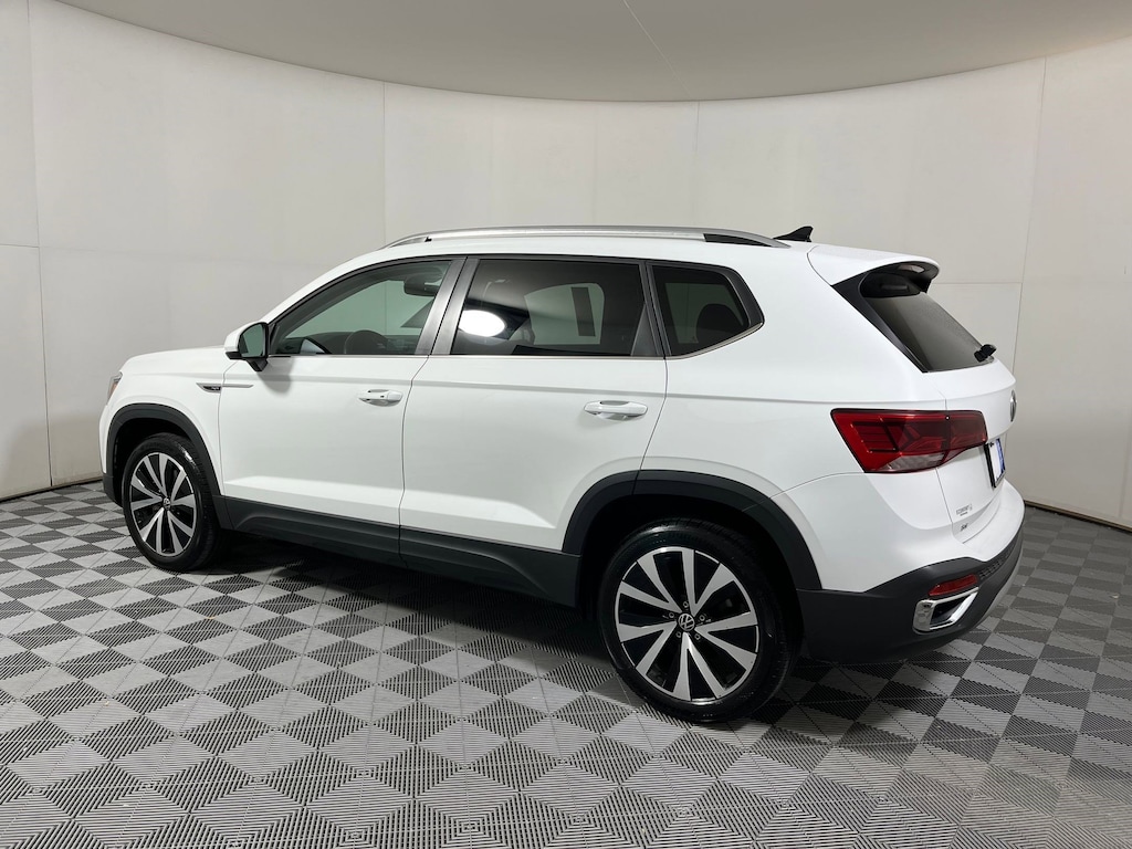 Used 2024 Volkswagen Taos SE SUV