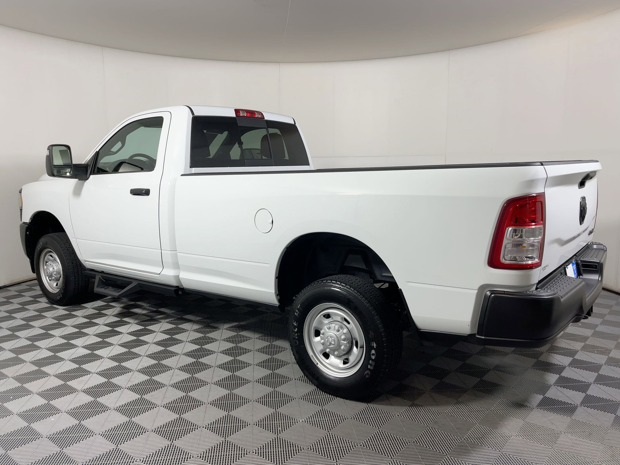 2024 Ram 2500 Tradesman photo 2