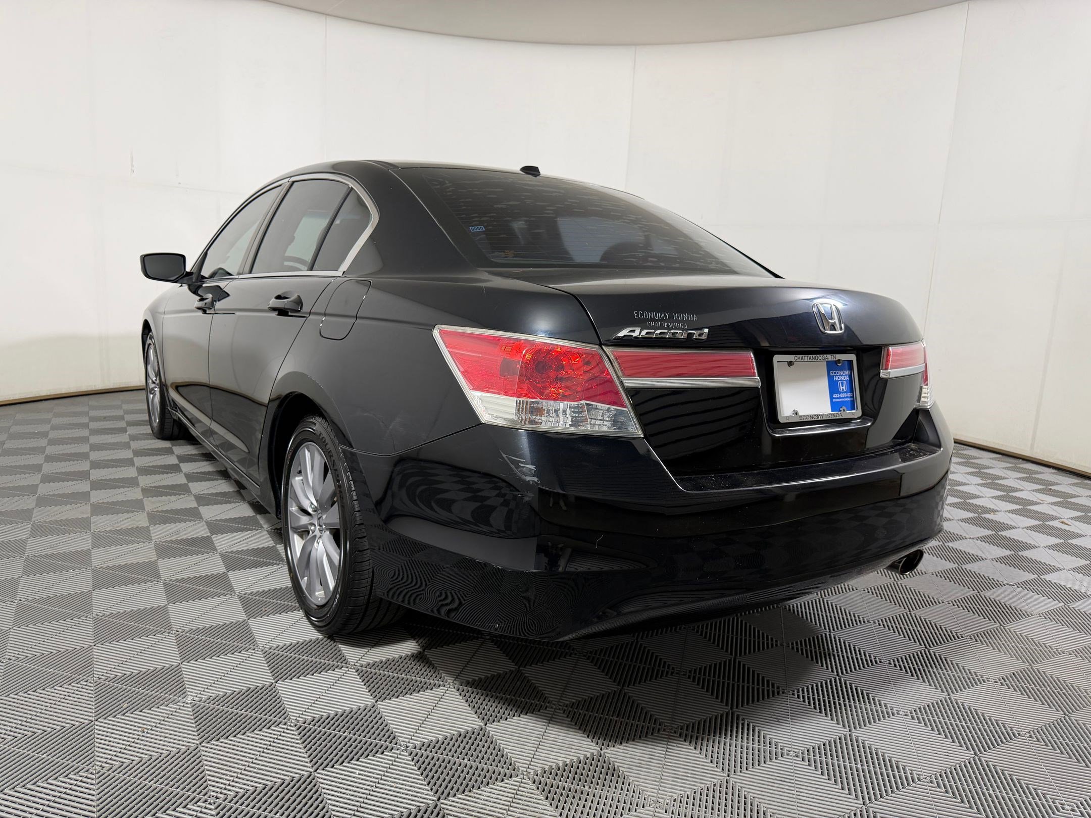 Used 2011 Honda Accord EX-L with VIN 1HGCP2F83BA100402 for sale in Chattanooga, TN