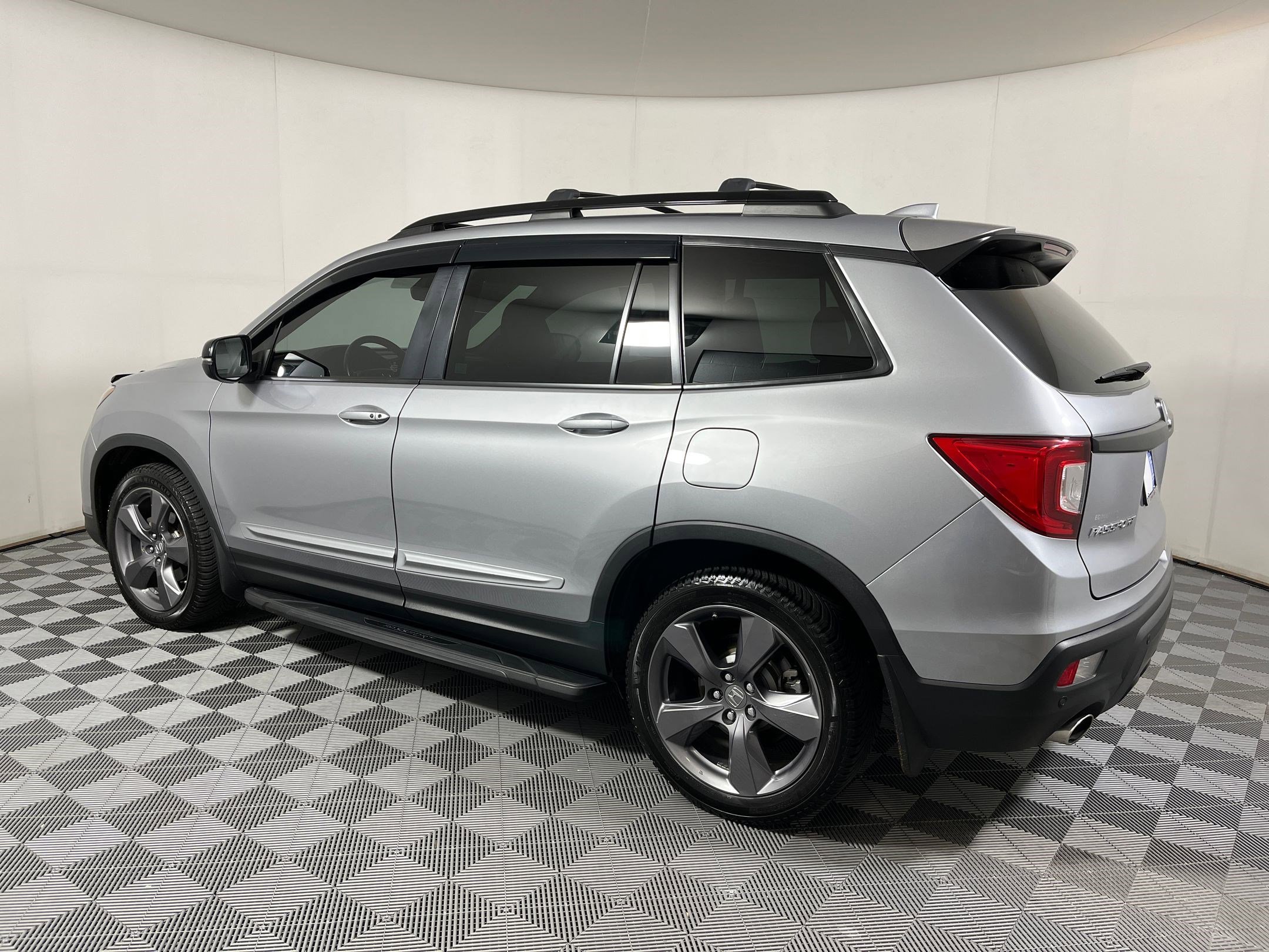 2021 Honda Passport Touring photo 2