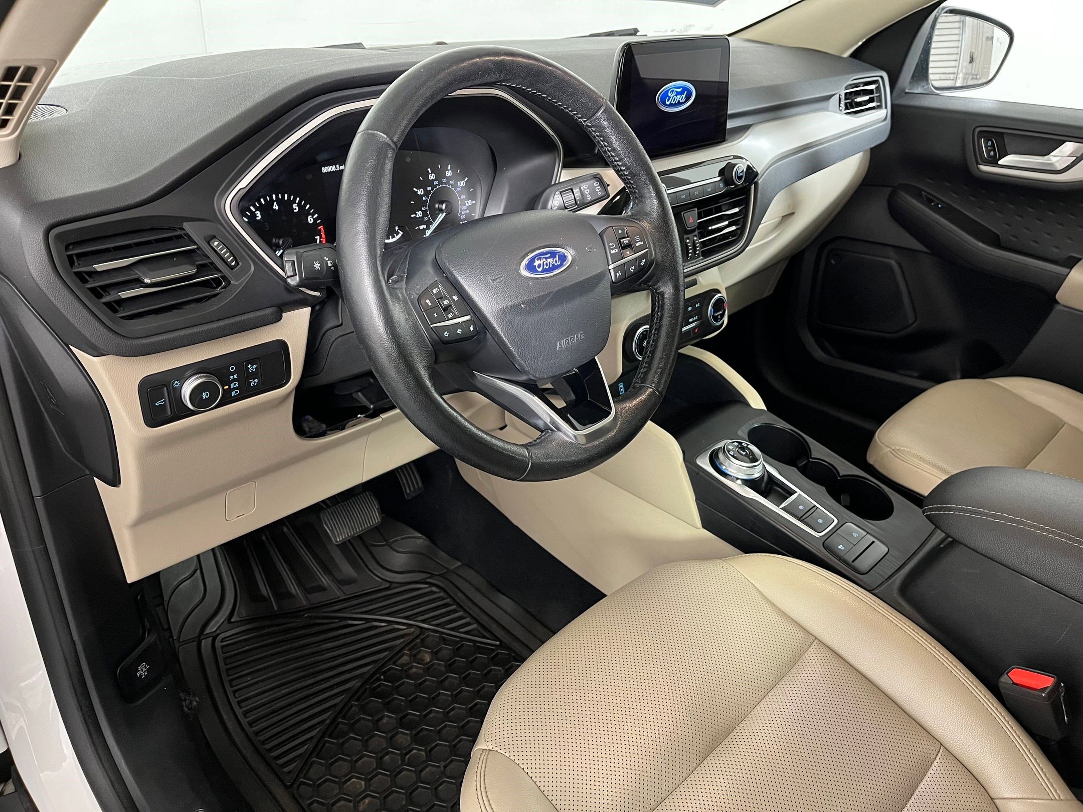 2020 Ford Escape SEL photo 3