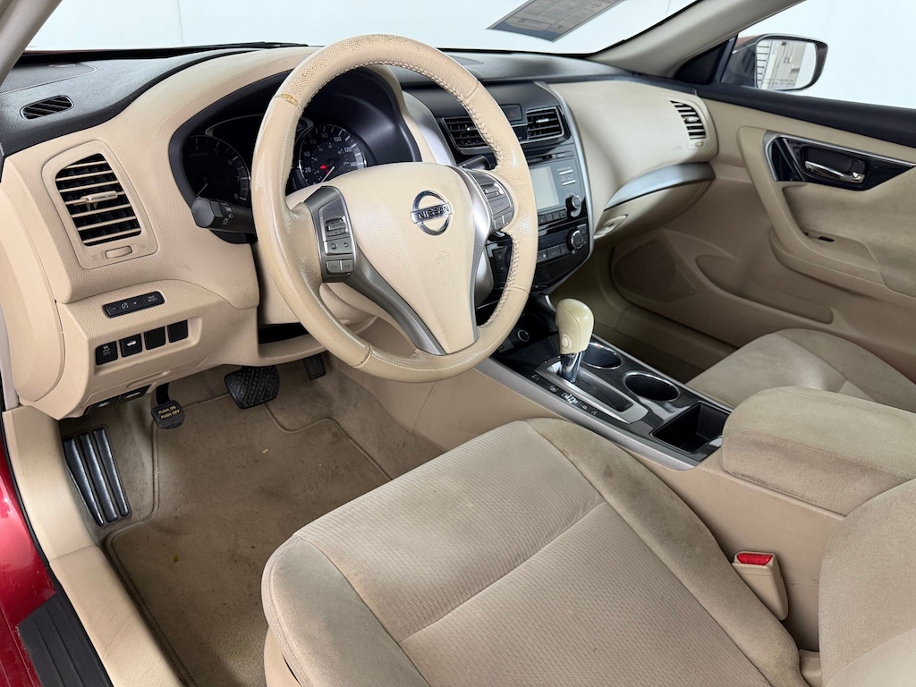 Used 2013 Nissan Altima 2.5 SV Sedan