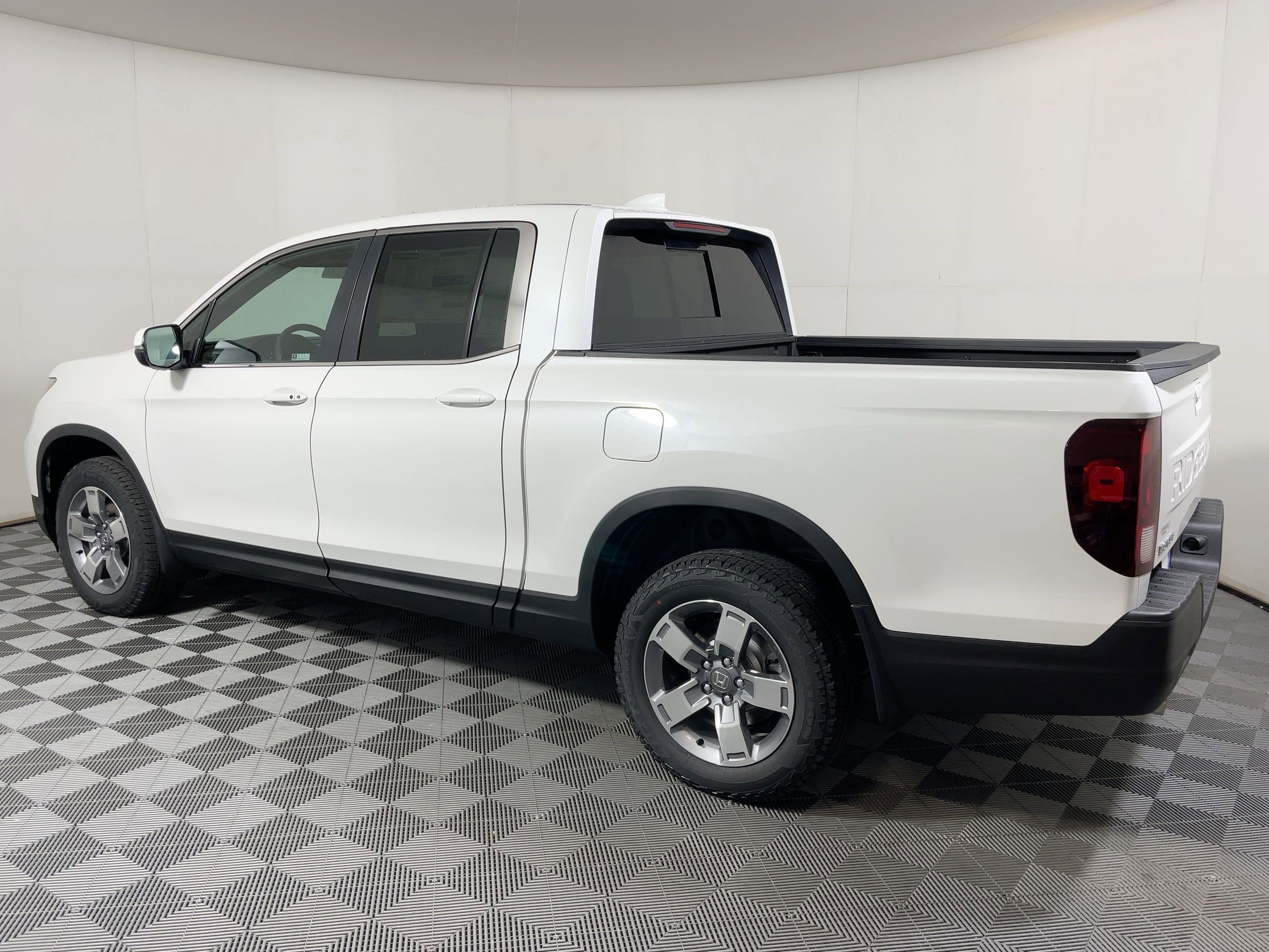 2026 Honda Ridgeline RTL photo 2