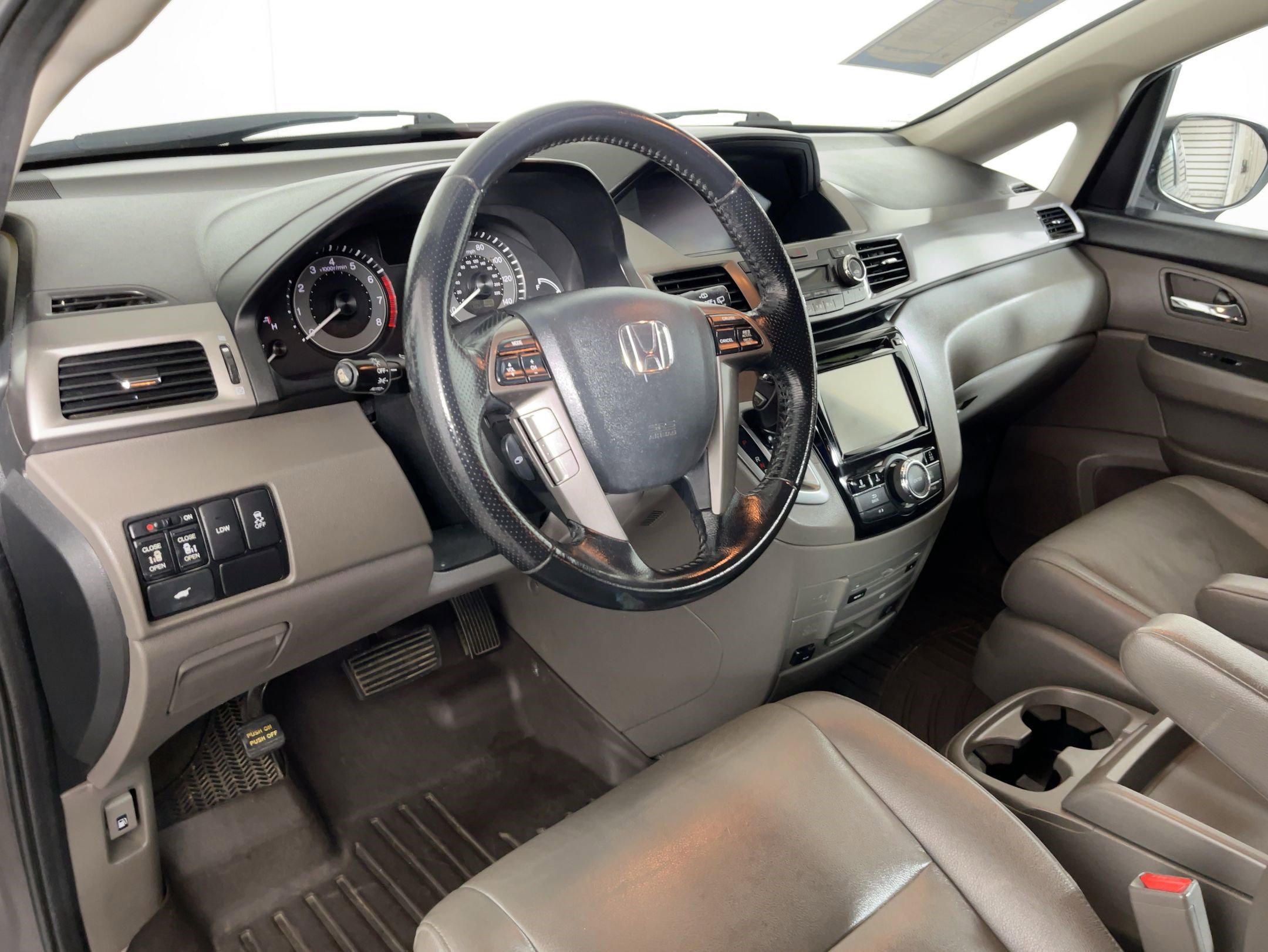 2016 Honda Odyssey EX-L photo 3