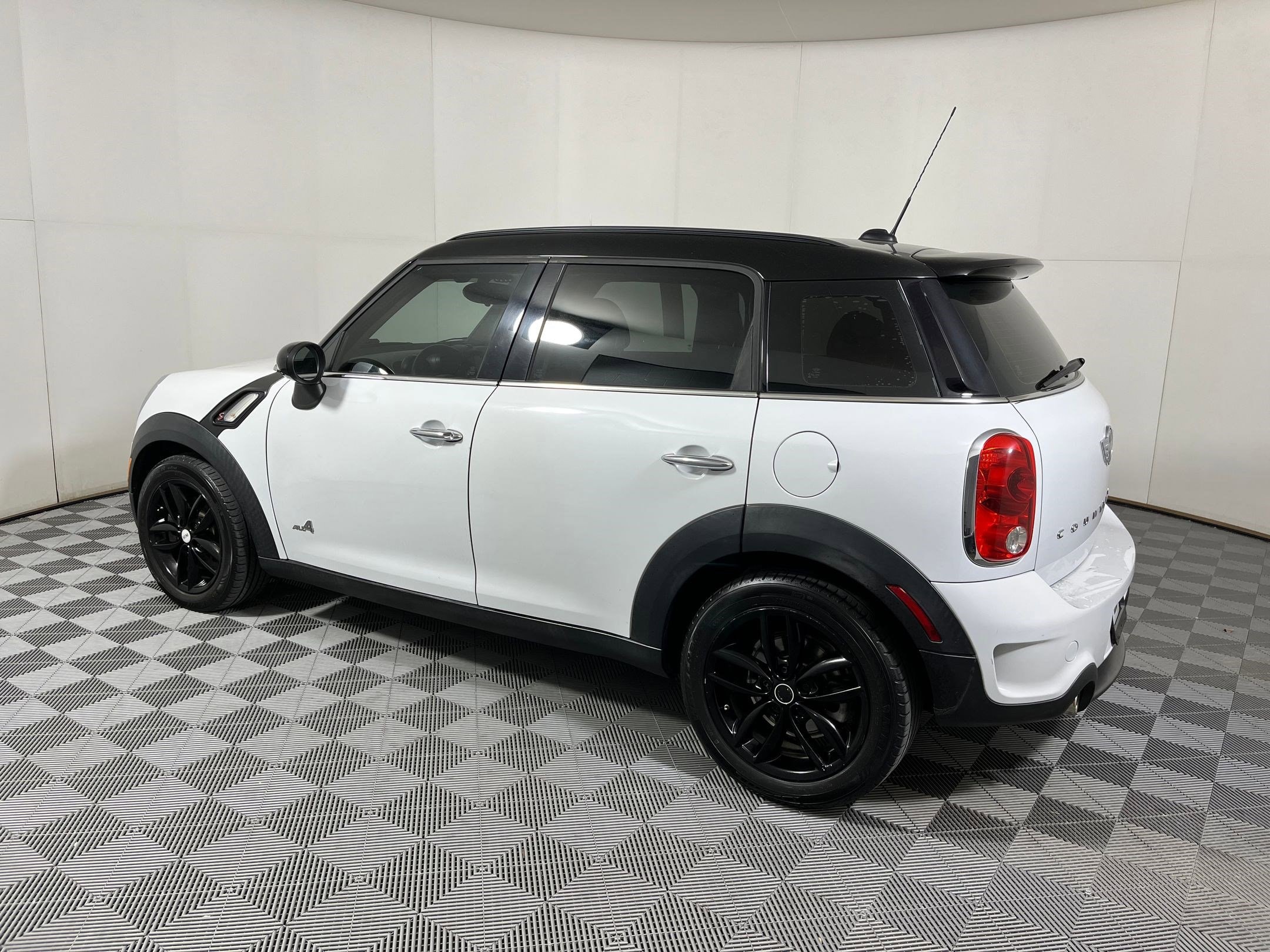 Used 2014 MINI Countryman Countryman S with VIN WMWZC5C5XEWP36142 for sale in Chattanooga, TN