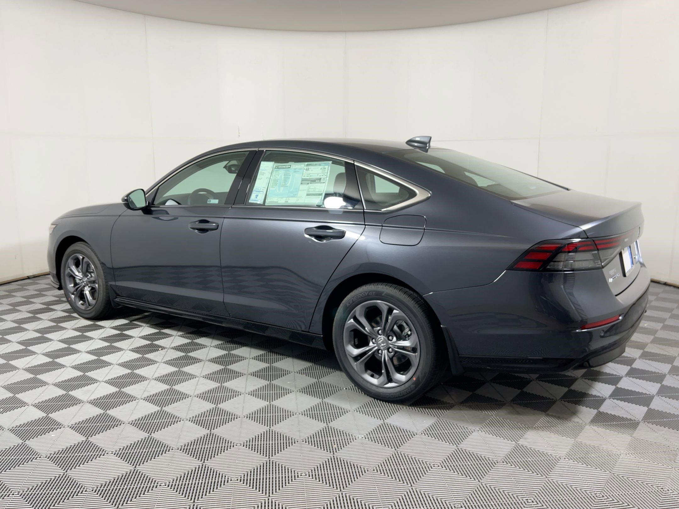 2025 Honda Accord Hybrid EX-L photo 2