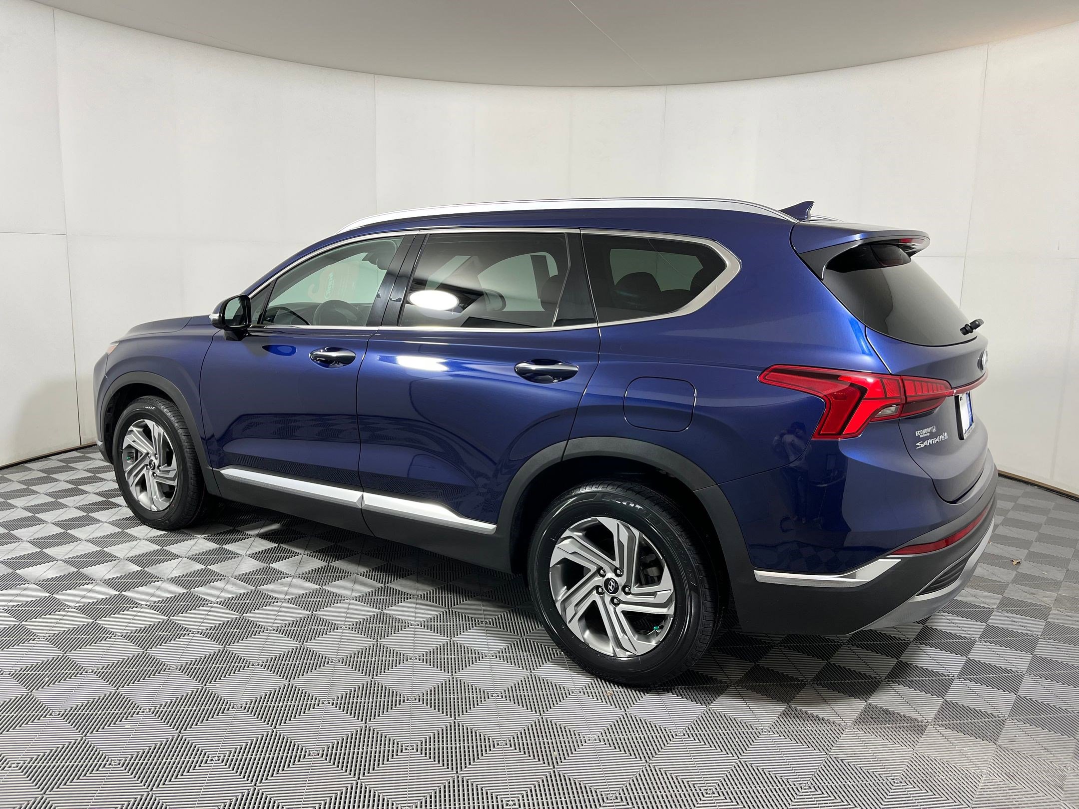 2021 Hyundai Santa Fe SEL Premium photo 2
