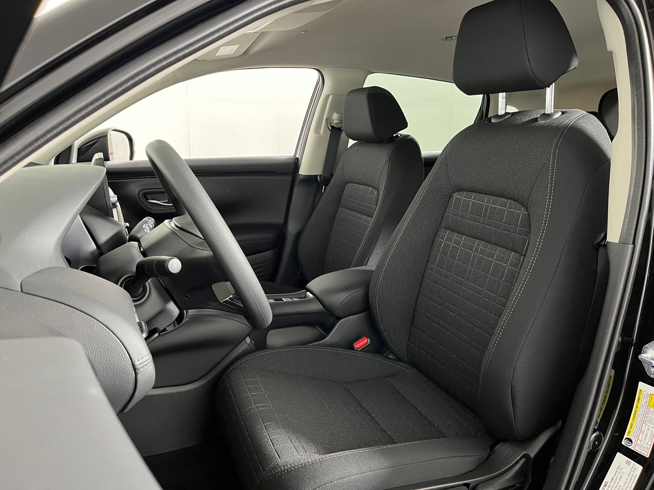 2026 Honda HR-V LX photo 4