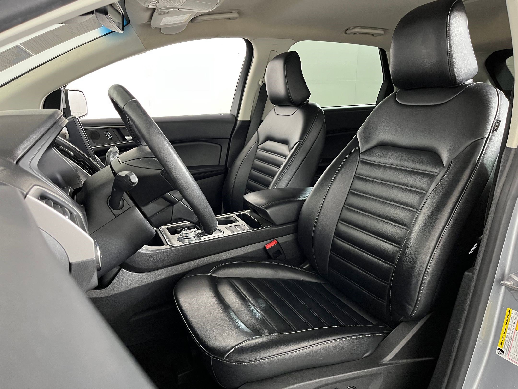 2022 Ford Edge SEL photo 4