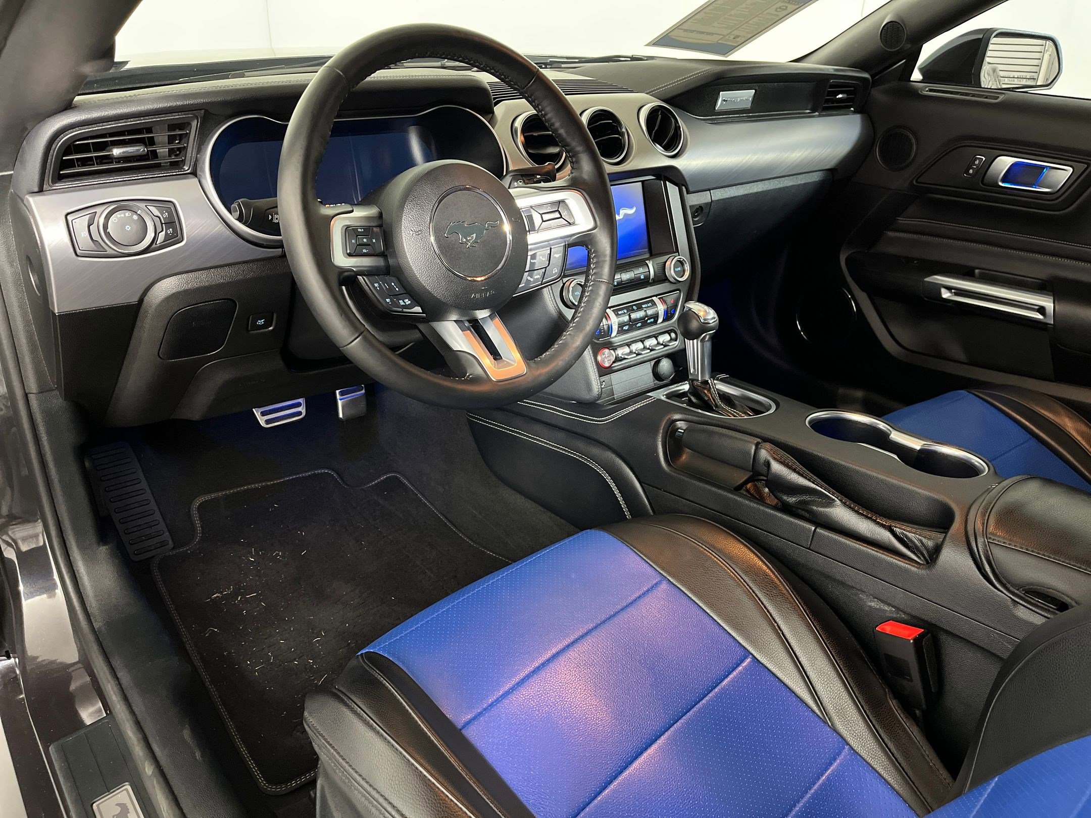 2022 Ford Mustang GT photo 3